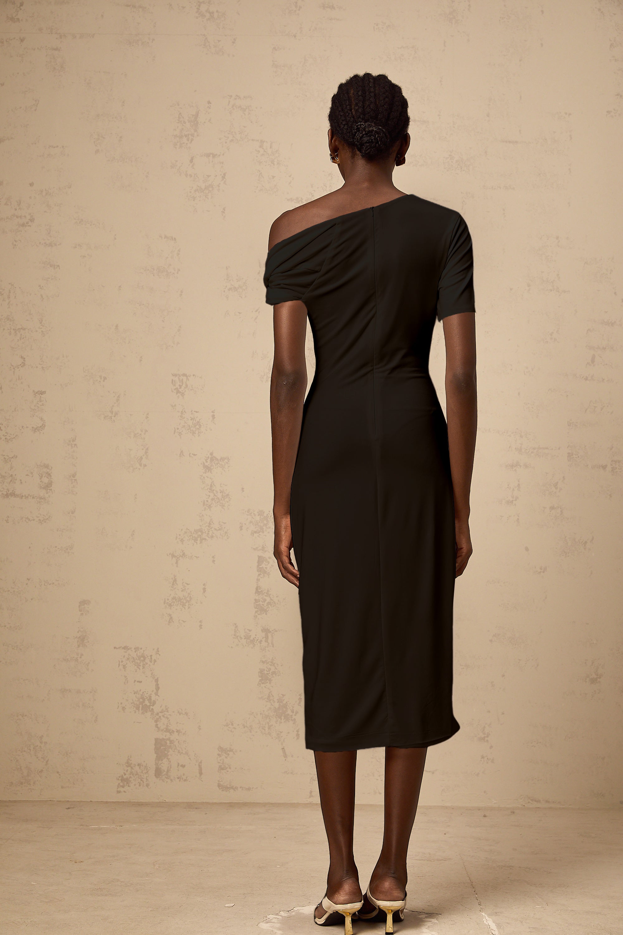 Béryl Black Asymmetrical Buckle Midi Dress