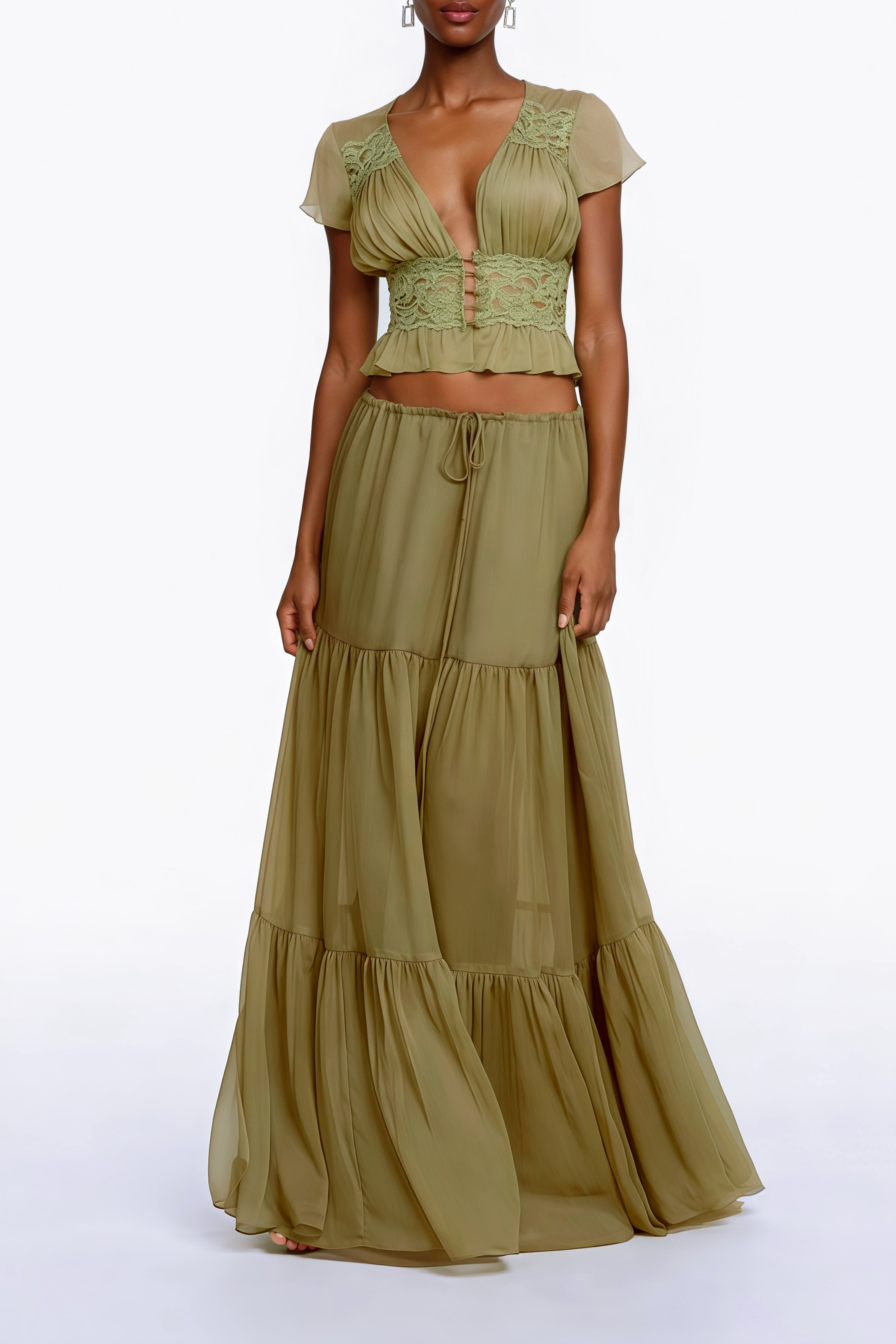 طقم بلوزة وتنورة من الشيفون المزين بالدانتيل والأزهار الخضراء