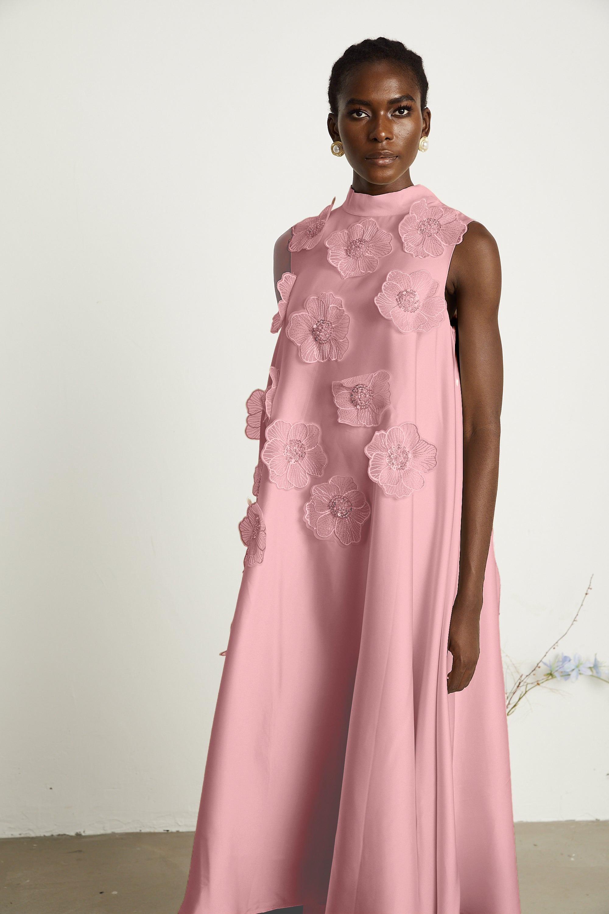 Émilie sleeveless floral-applique midi dress in Pink