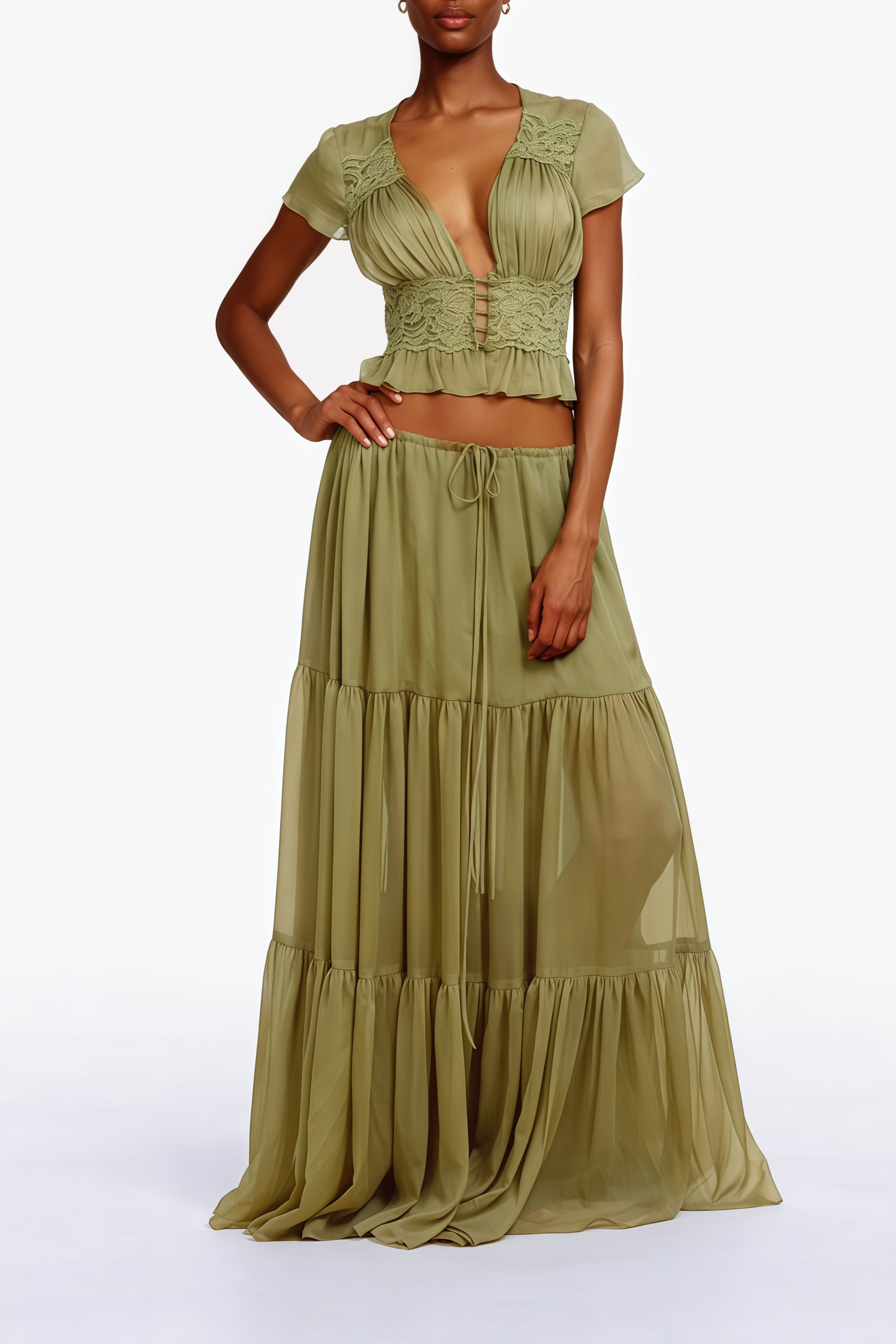 طقم بلوزة وتنورة من الشيفون المزين بالدانتيل والأزهار الخضراء