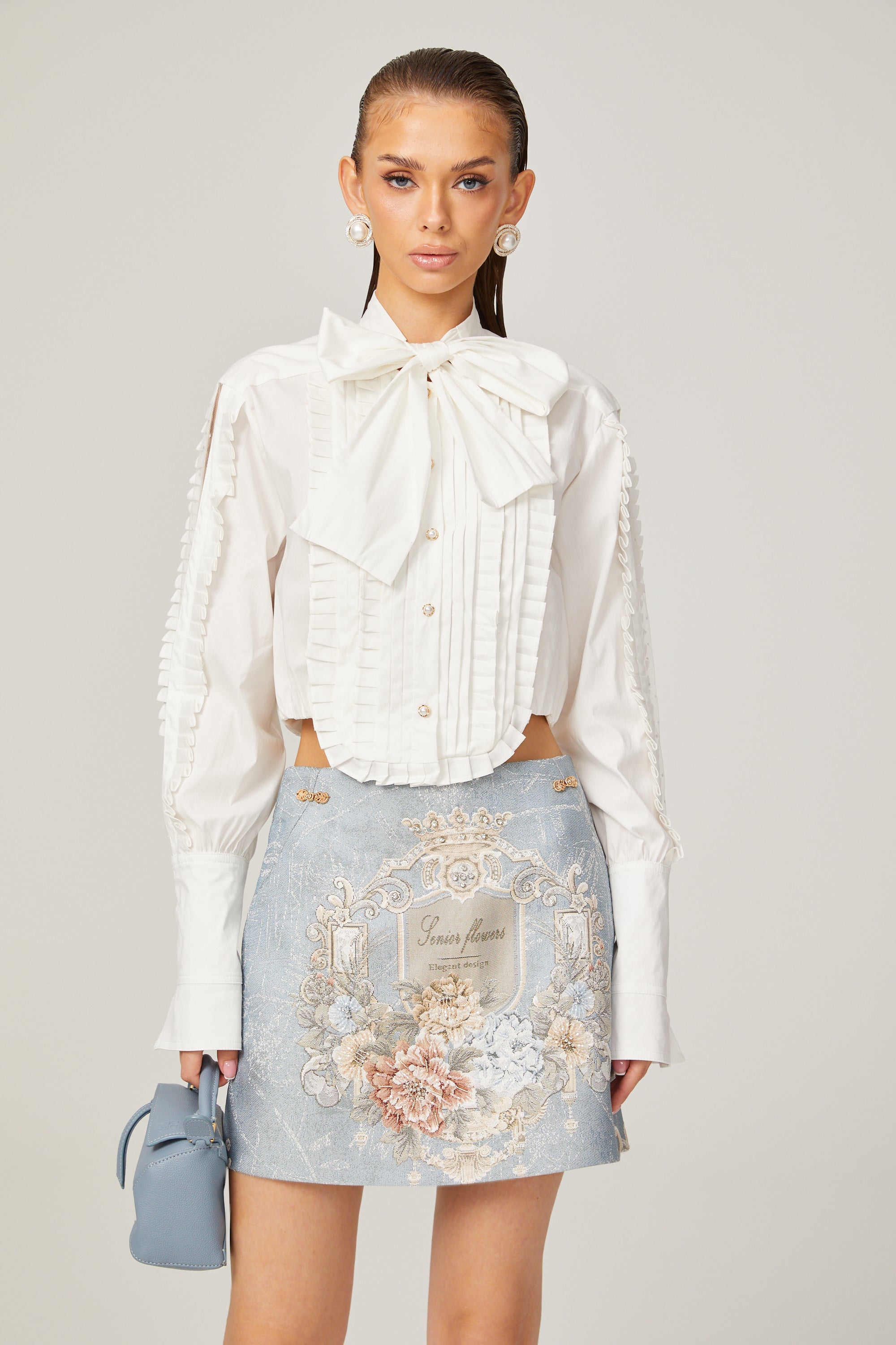Aliénor blue embroidered mini skirt