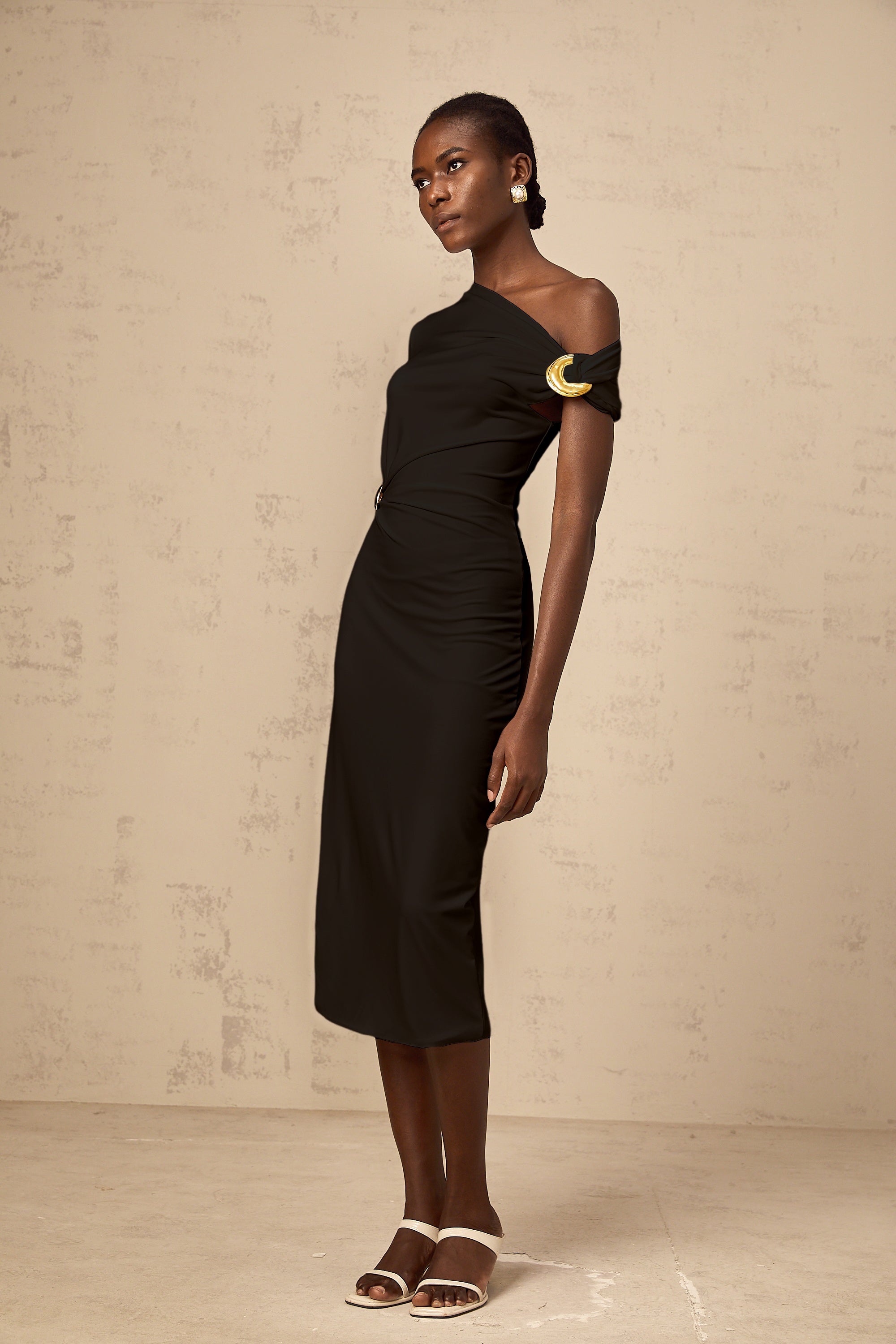 Béryl Black Asymmetrical Buckle Midi Dress