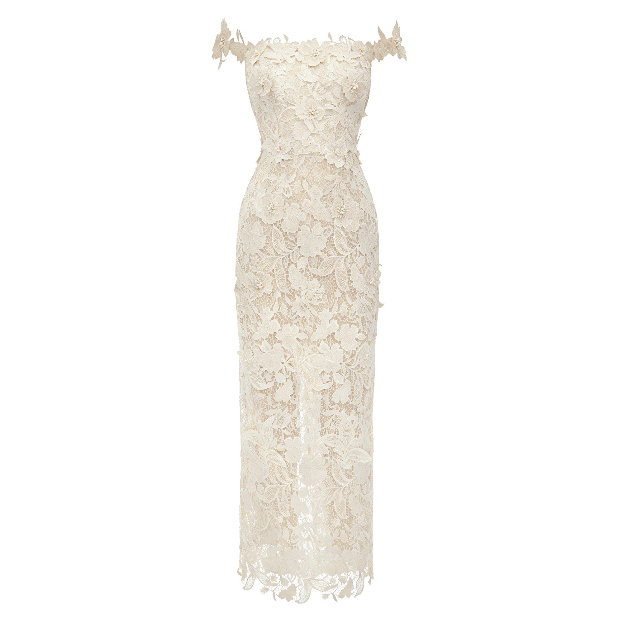 فستان طويل من الدانتيل المطرز باللون الأبيض من ماركة «هيكاتي» مع زخارف زهور ثلاثية الأبعاد