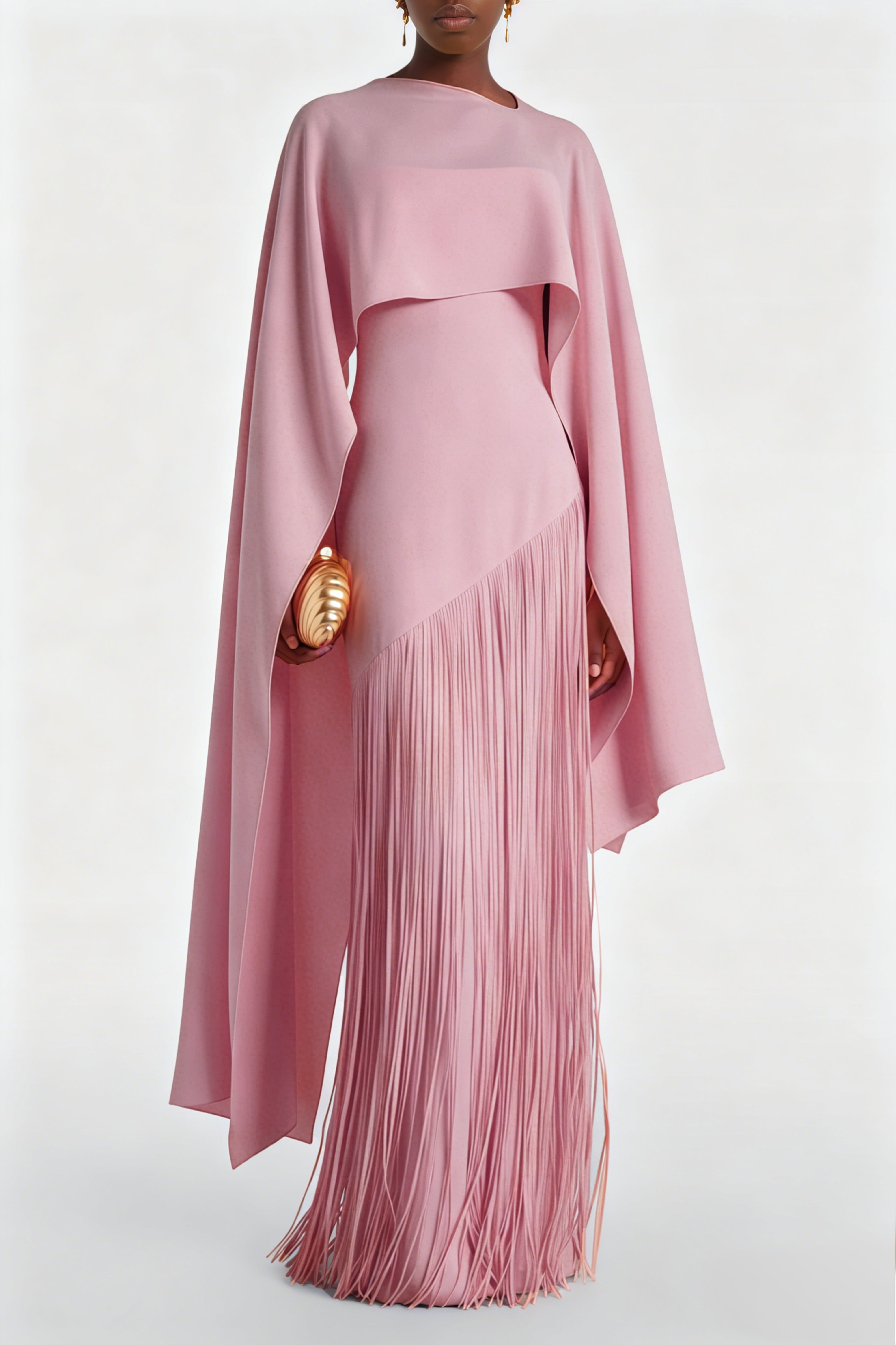 فستان ماكسي من كايتانا باللون الوردي مع حواف مزينة بشراشيب وتصميم يشبه الرداء