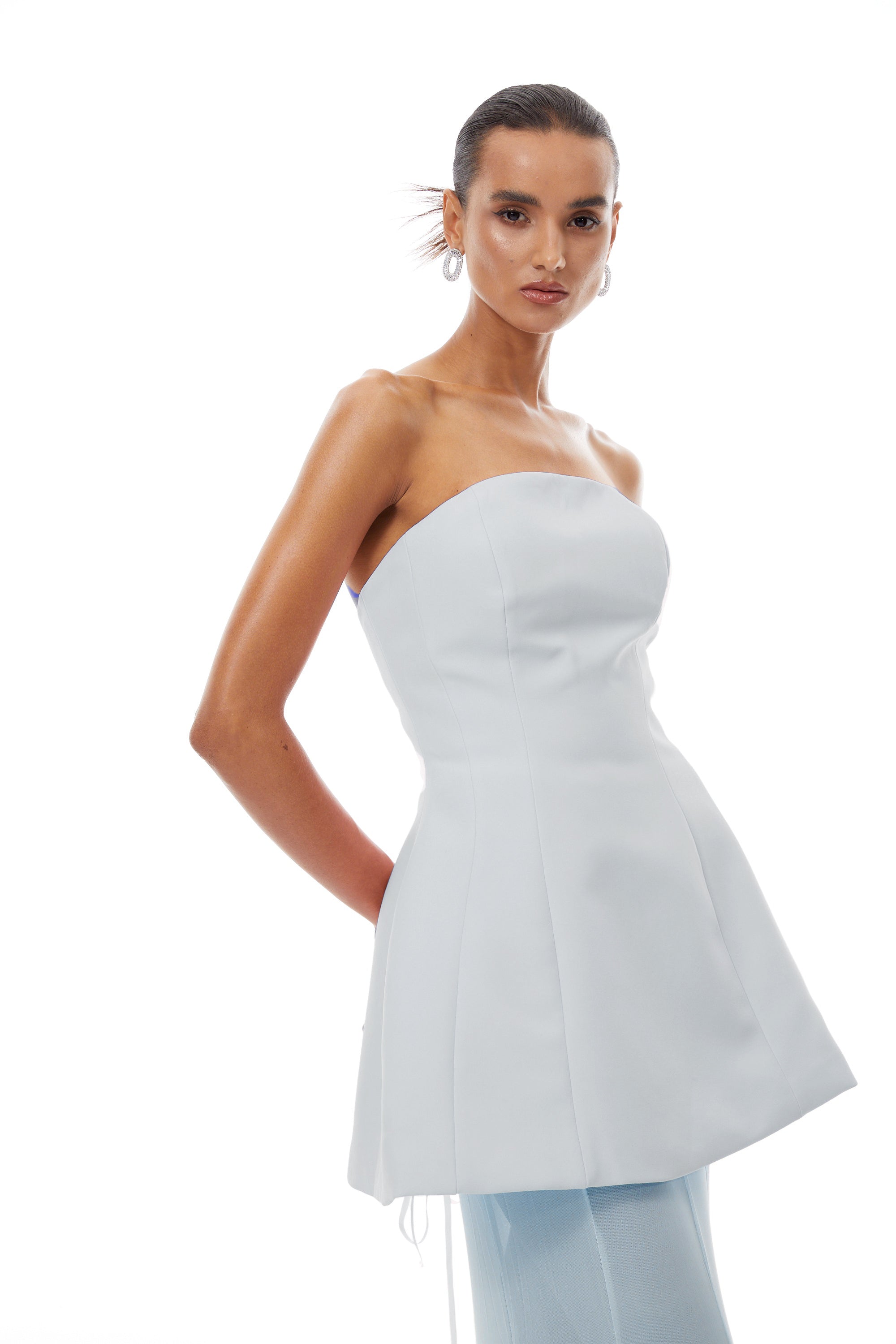 مجموعة فستان كورساج أسود و تنورة شبكية من ميلاني