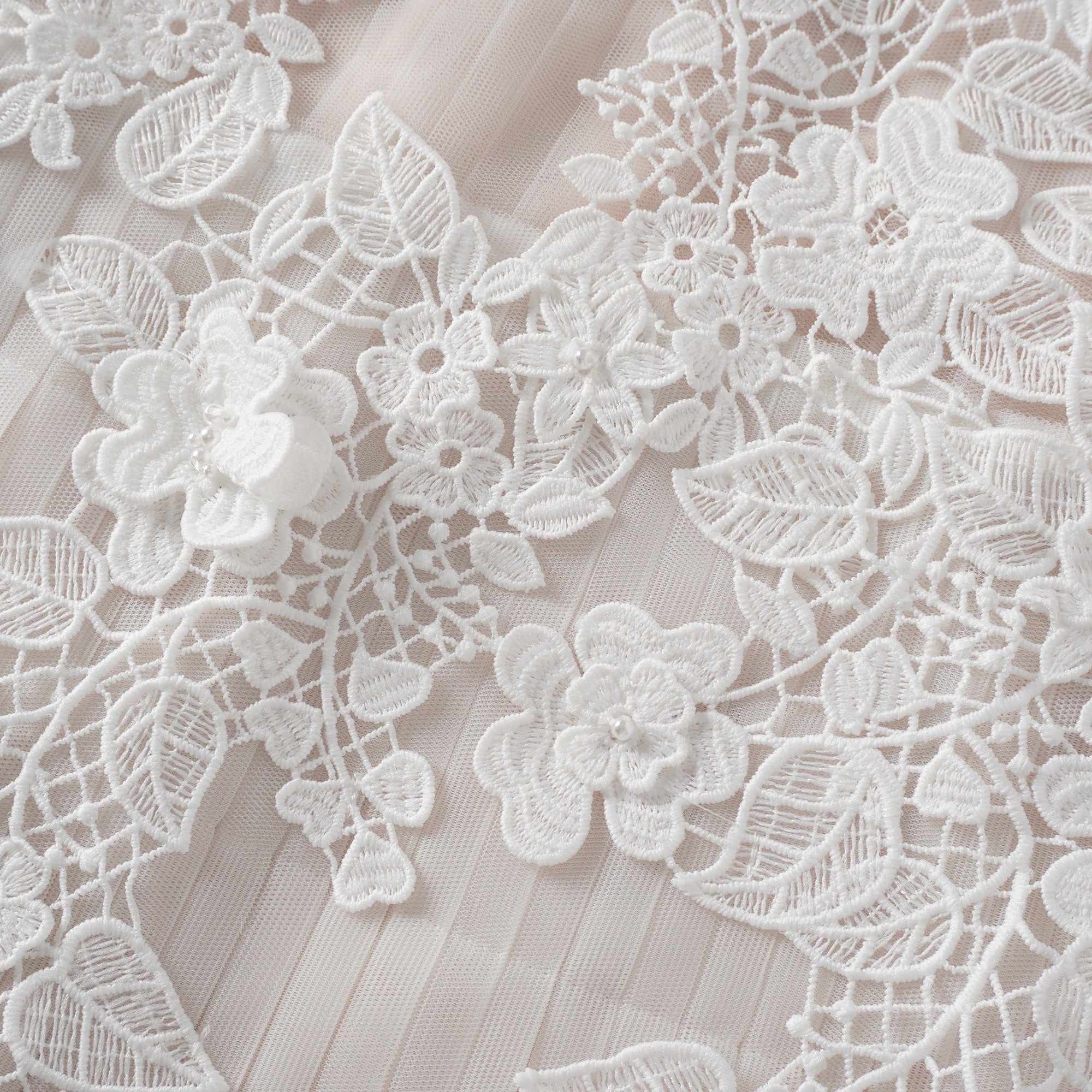 فستان أنابيل متوسط الطول من التول مزين بالزهور