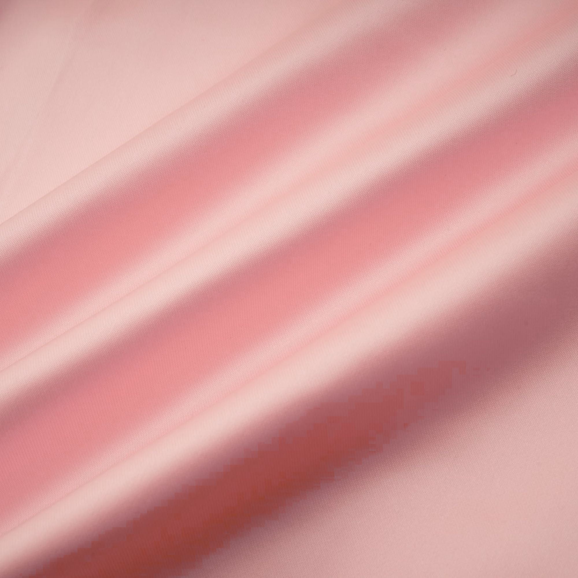 فستان أفريل الوردي القصير من الساتان المطرز بالزهور