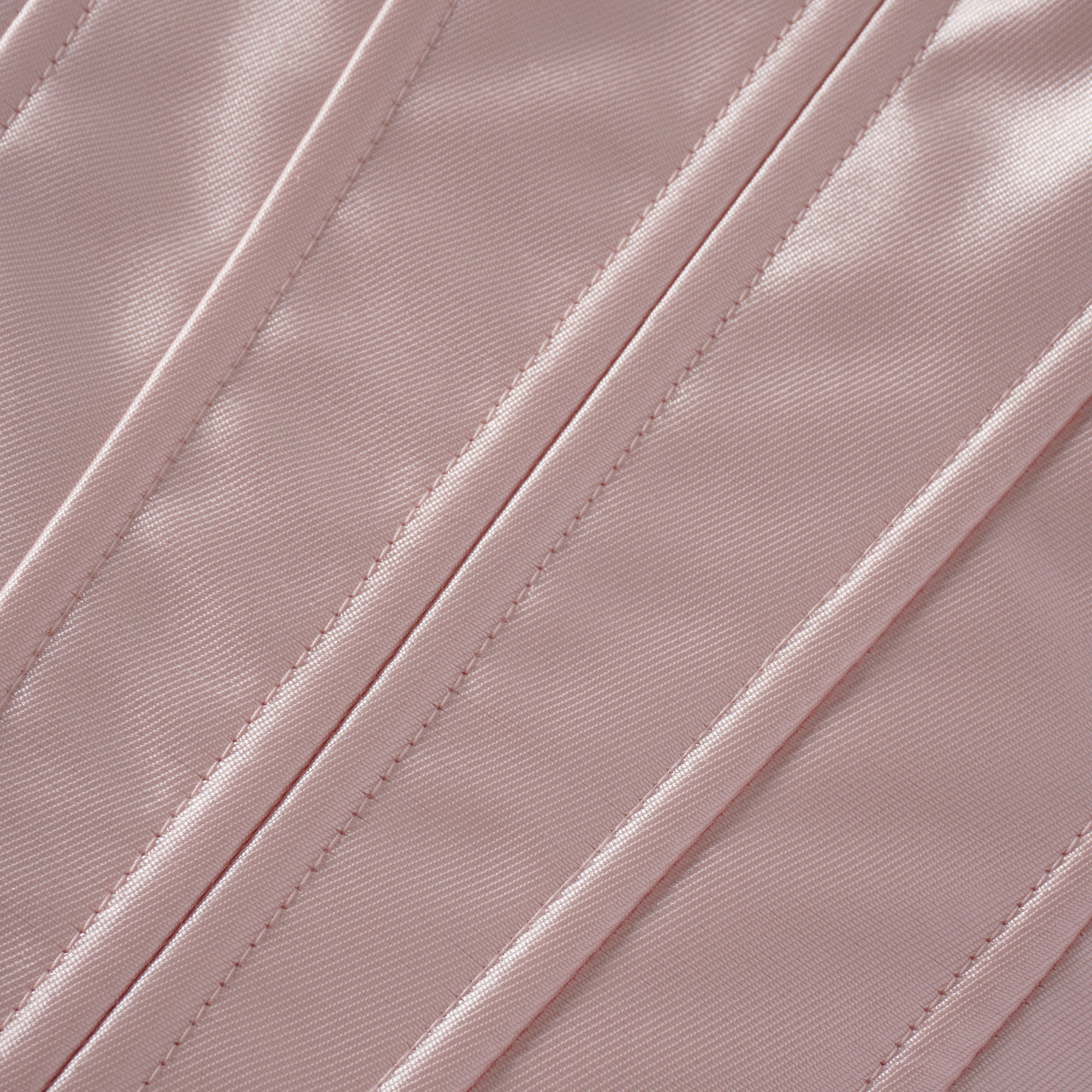 فستان لورين الوردي القصير من الساتان المكشكش