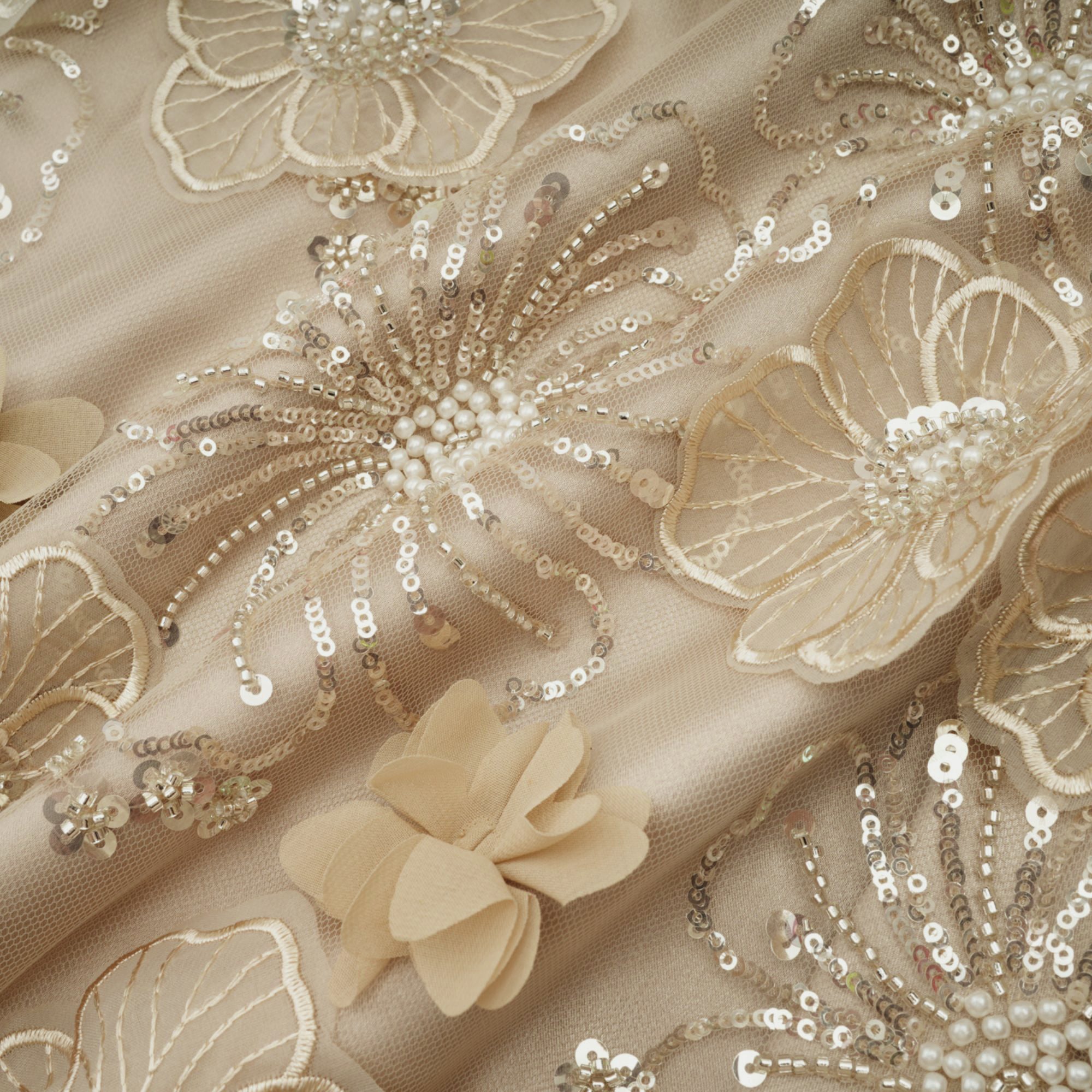 فستان ليان قصير مزين بالزهور