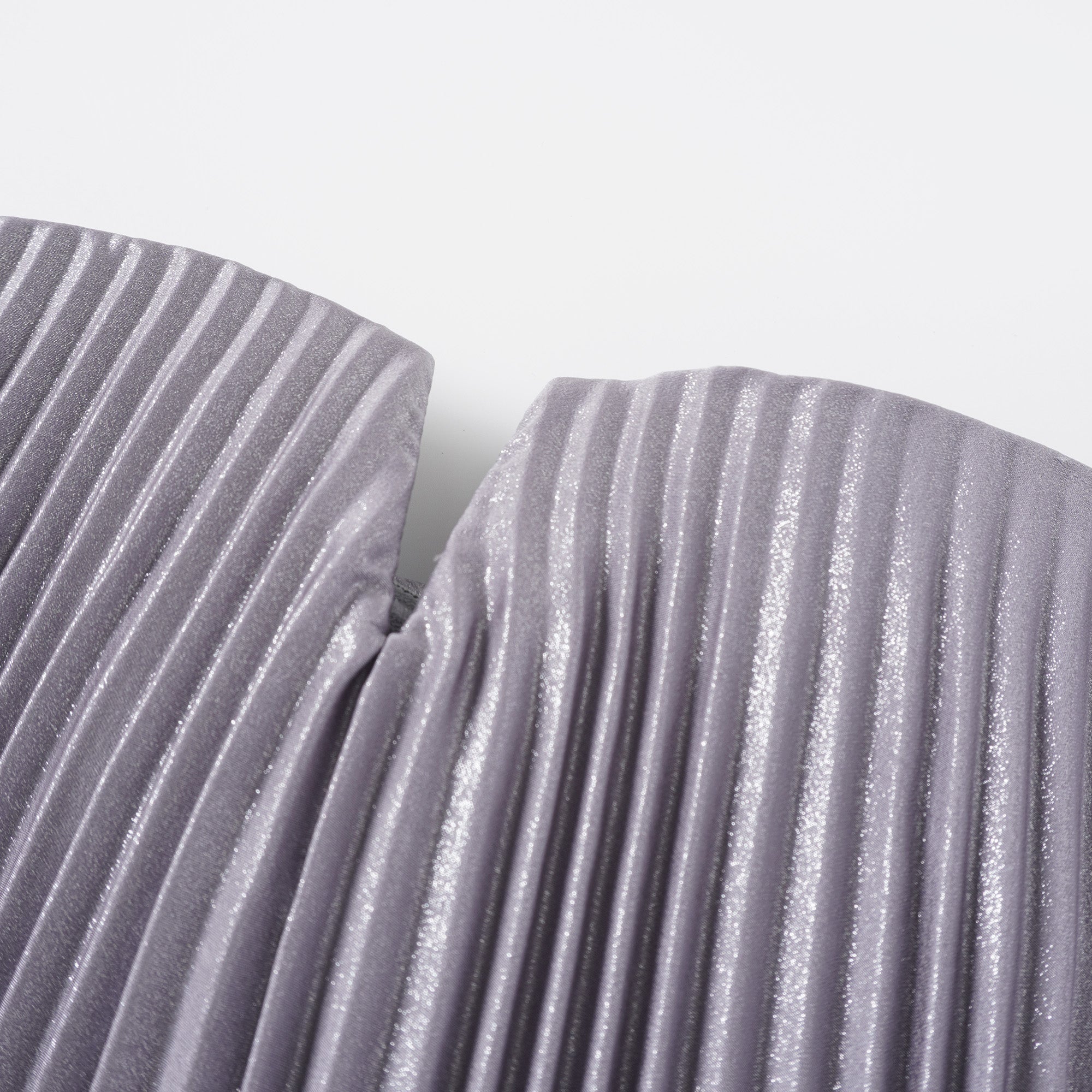 فستان ماكسي ساتان أرجواني مطوي بالكامل