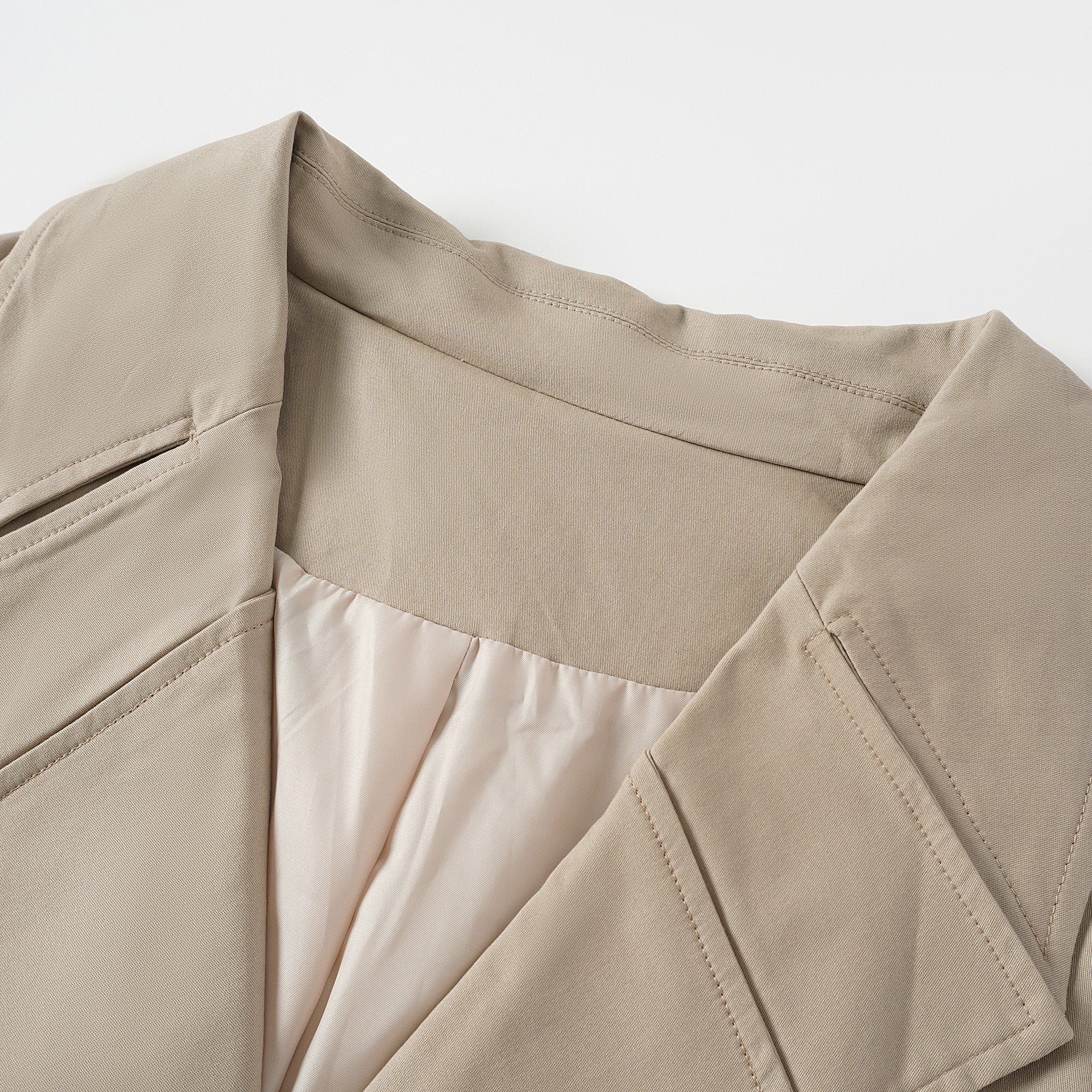 معطف ساندرا قصير محايد مزدوج الصدر بأزرار