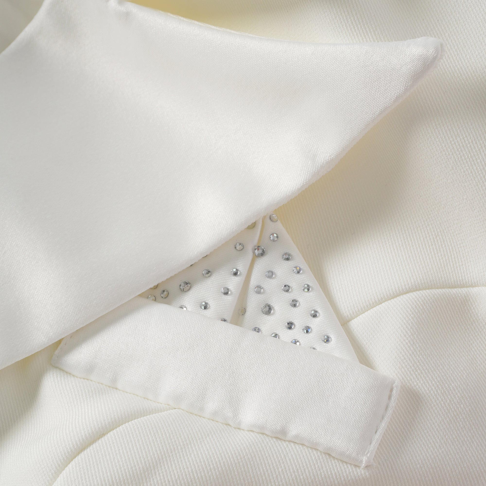 Inmaculada – Weißes Mini-Blazerkleid mit Stäbchen-Oberteil