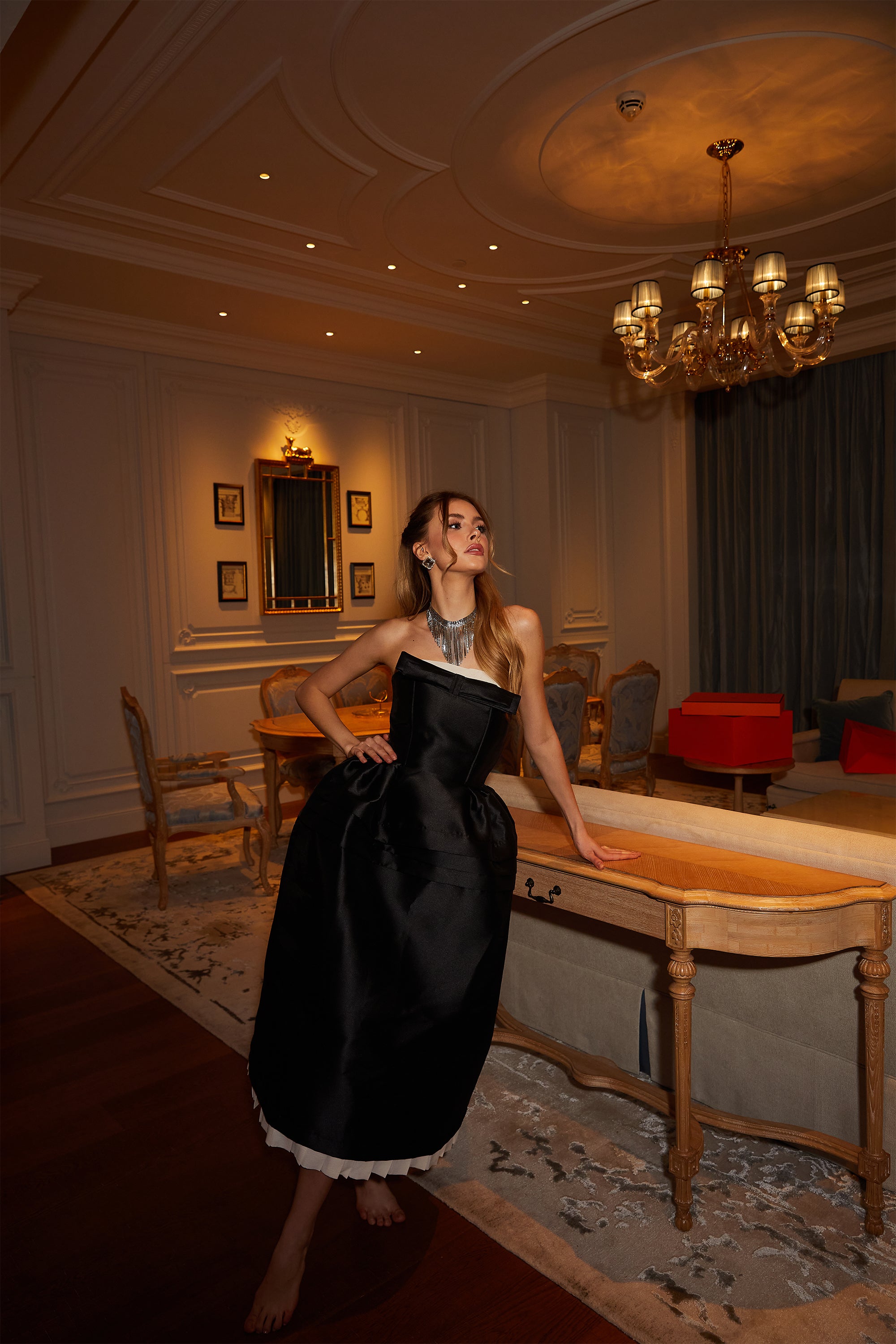 فستان فيليسارا ميدي أسود بعقدة فيونكة