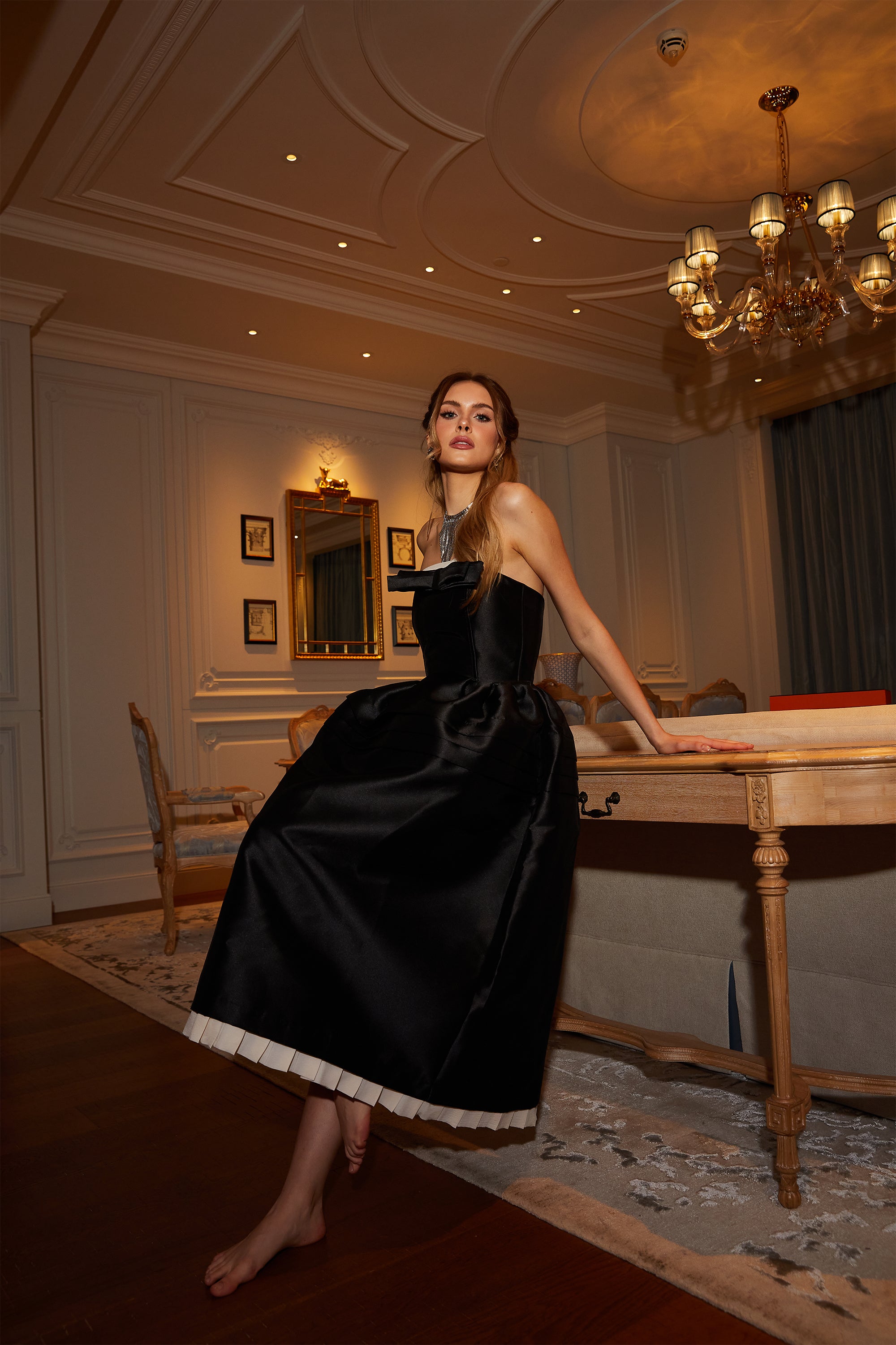 فستان فيليسارا ميدي أسود بعقدة فيونكة