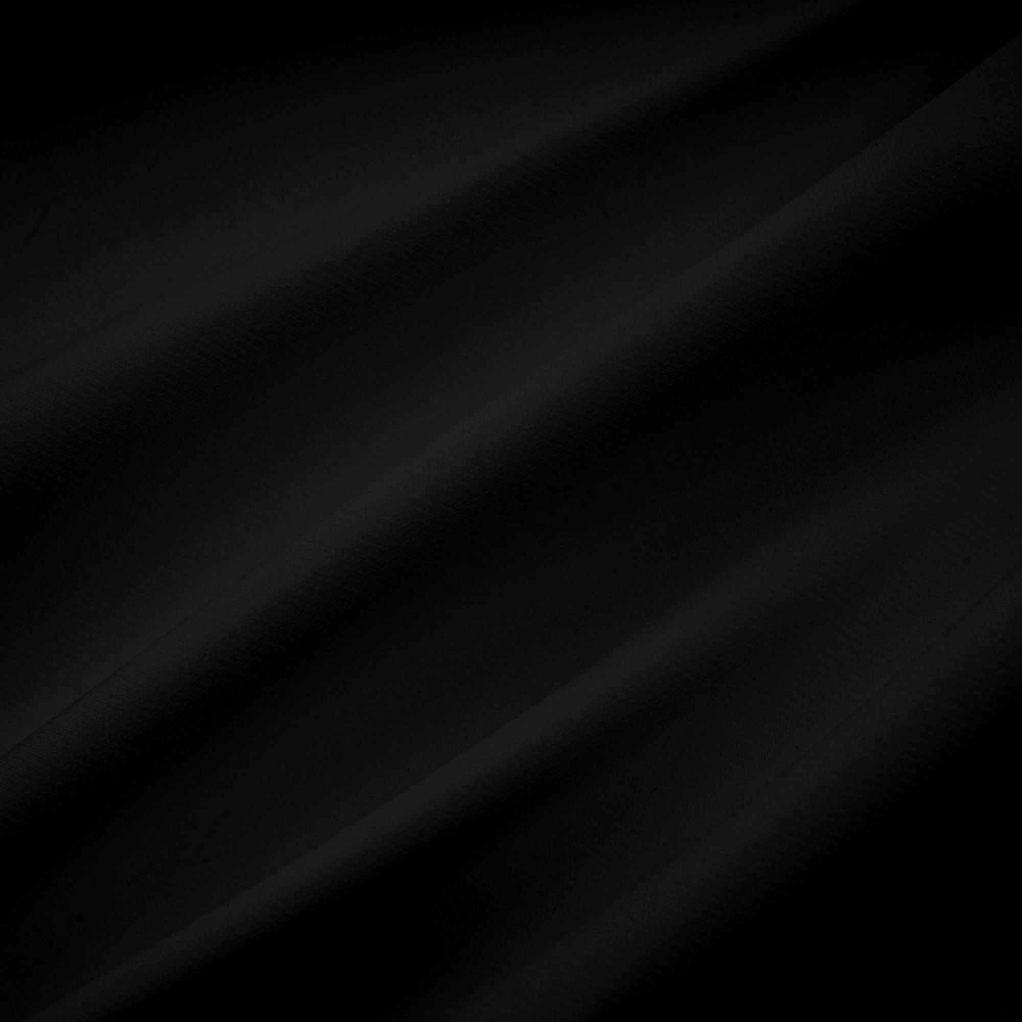 طقم أندريا بلوزة وتنورة من التول غير المتماثل باللون الأسود