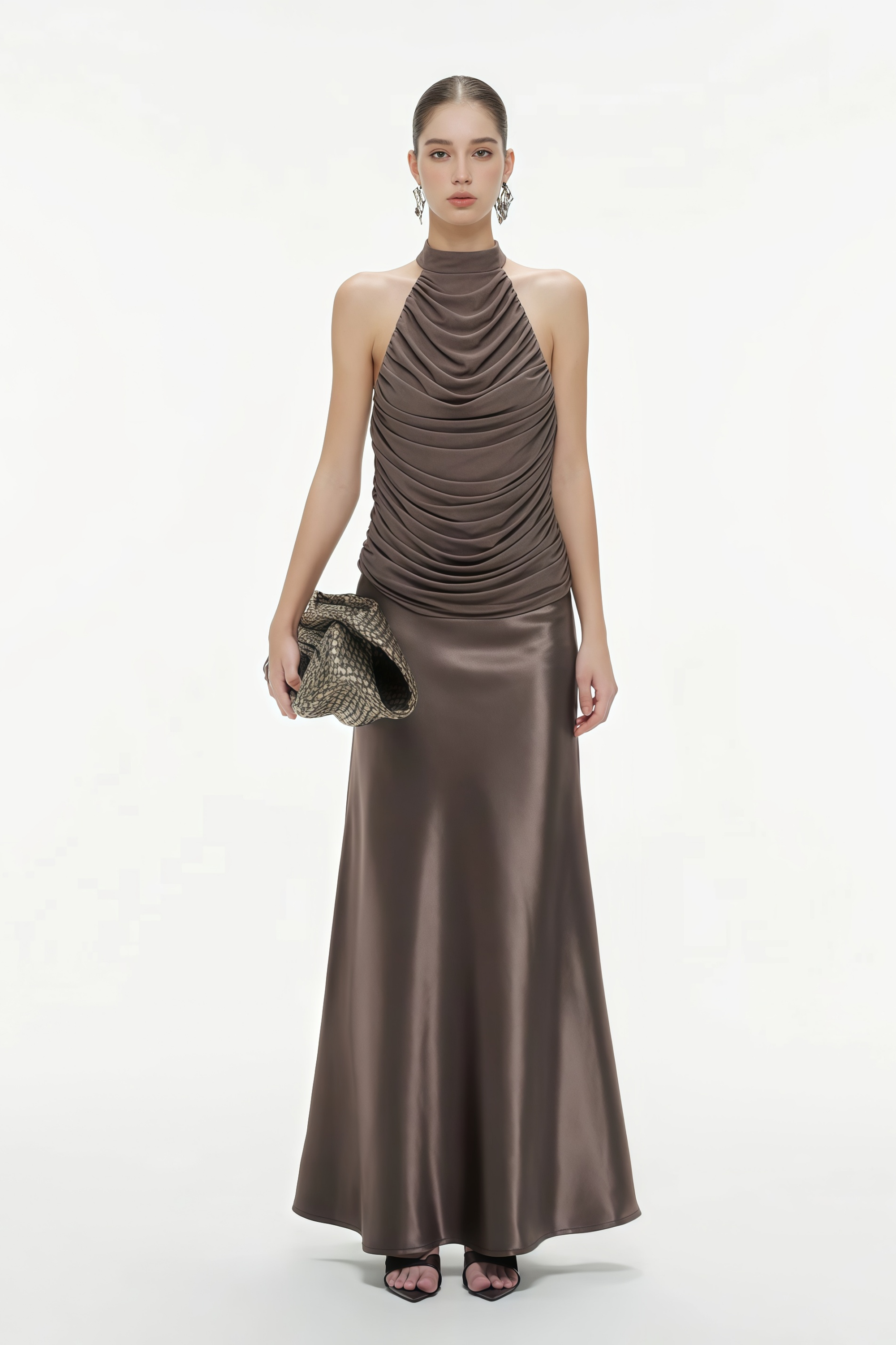 تنورة ماكسي من الساتان بتصميم واسع من هيرثا جراي
