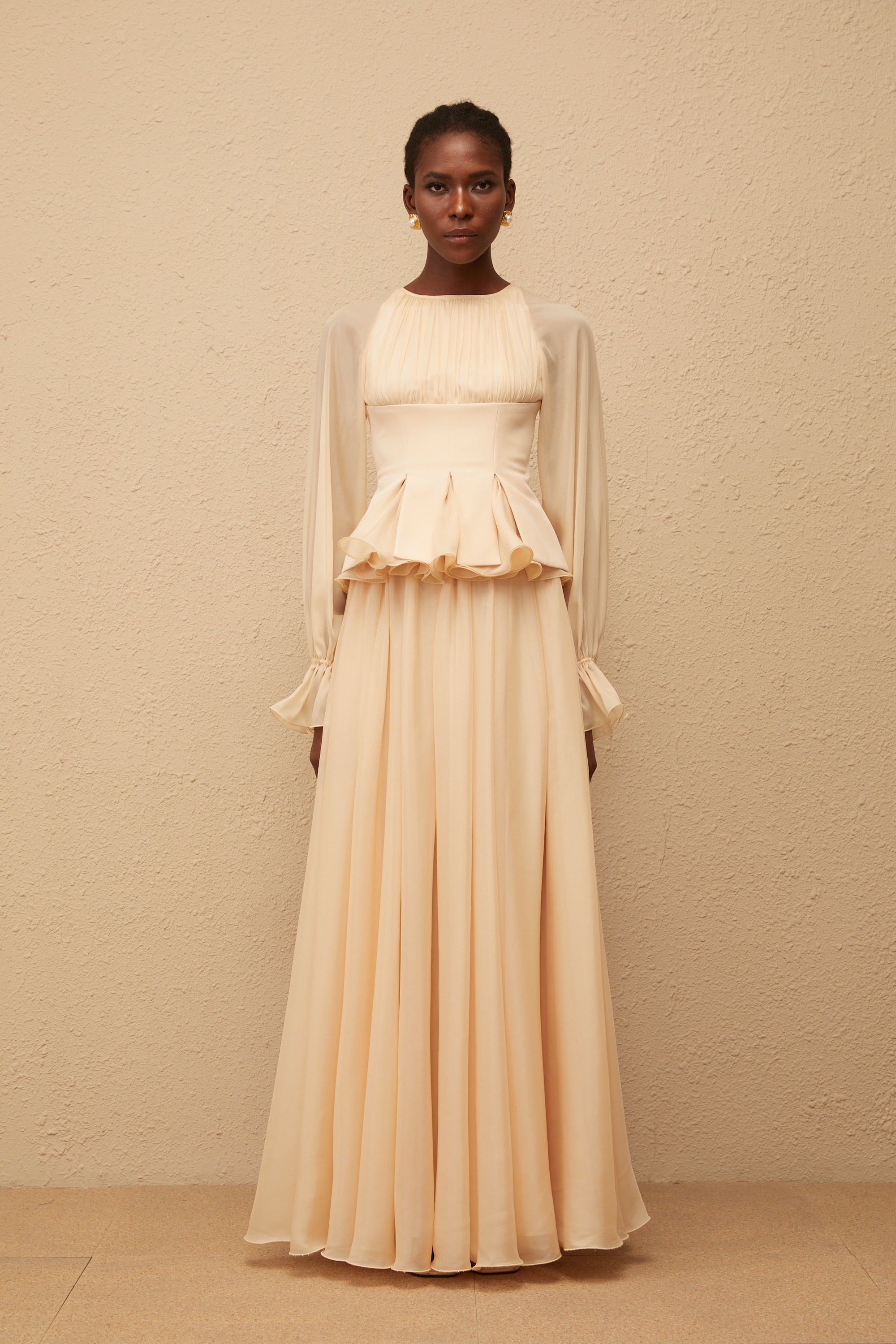 طقم بلوزة وتنورة شيفون محايدة مكشكشة من زيفيرين