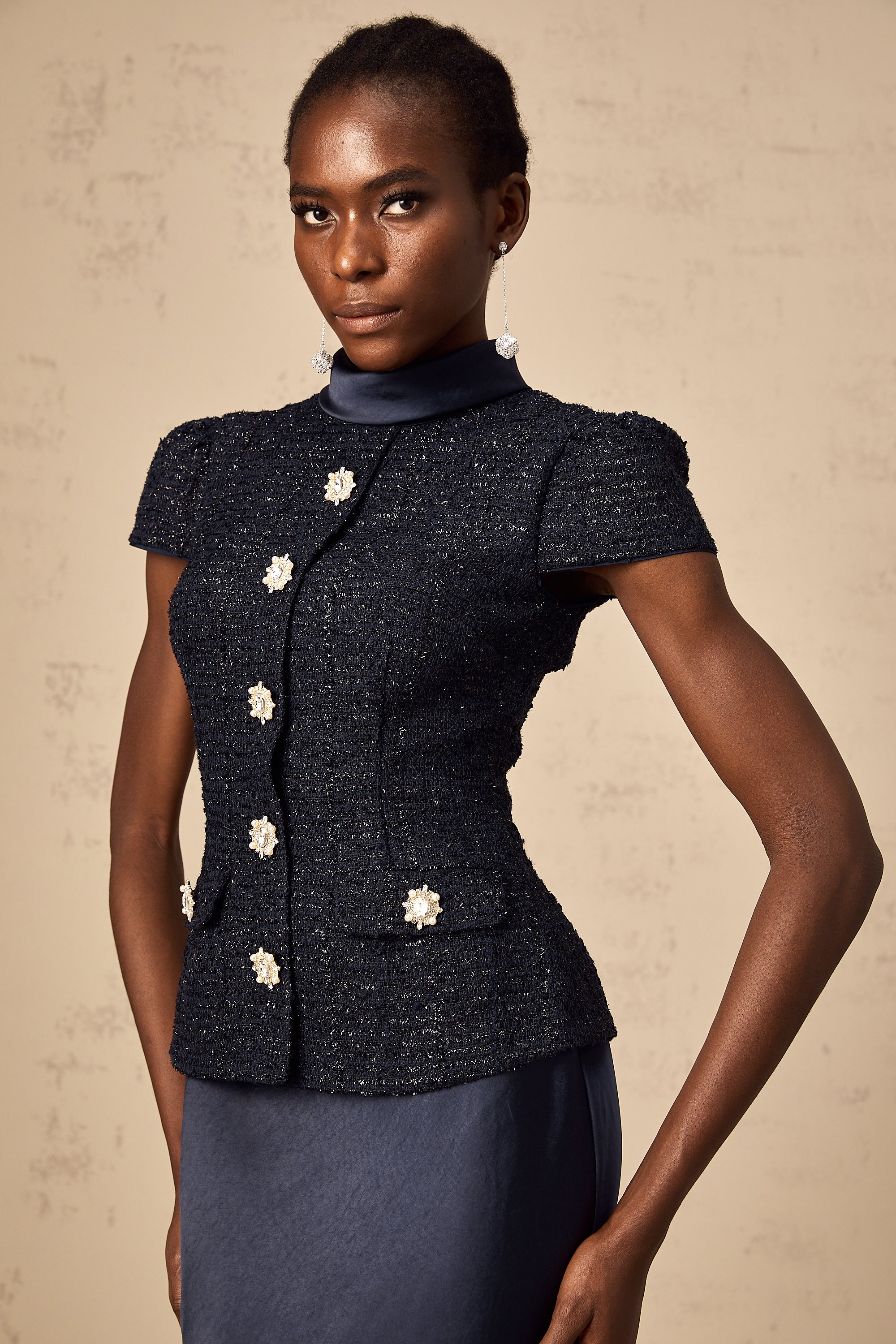 فستان ماكسي أزرق من جوزيت بخصر ببلوم