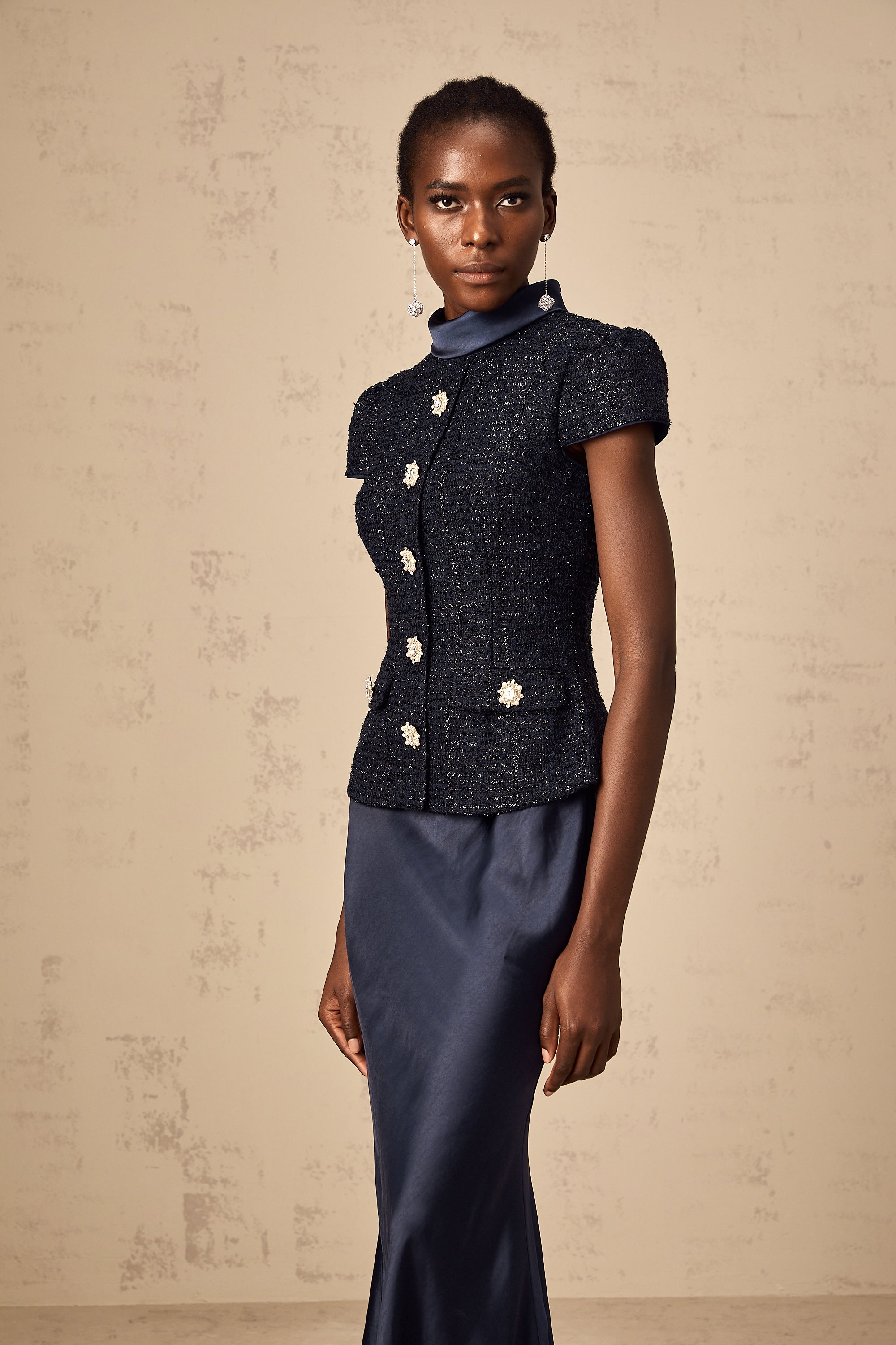 فستان ماكسي أزرق من جوزيت بخصر ببلوم