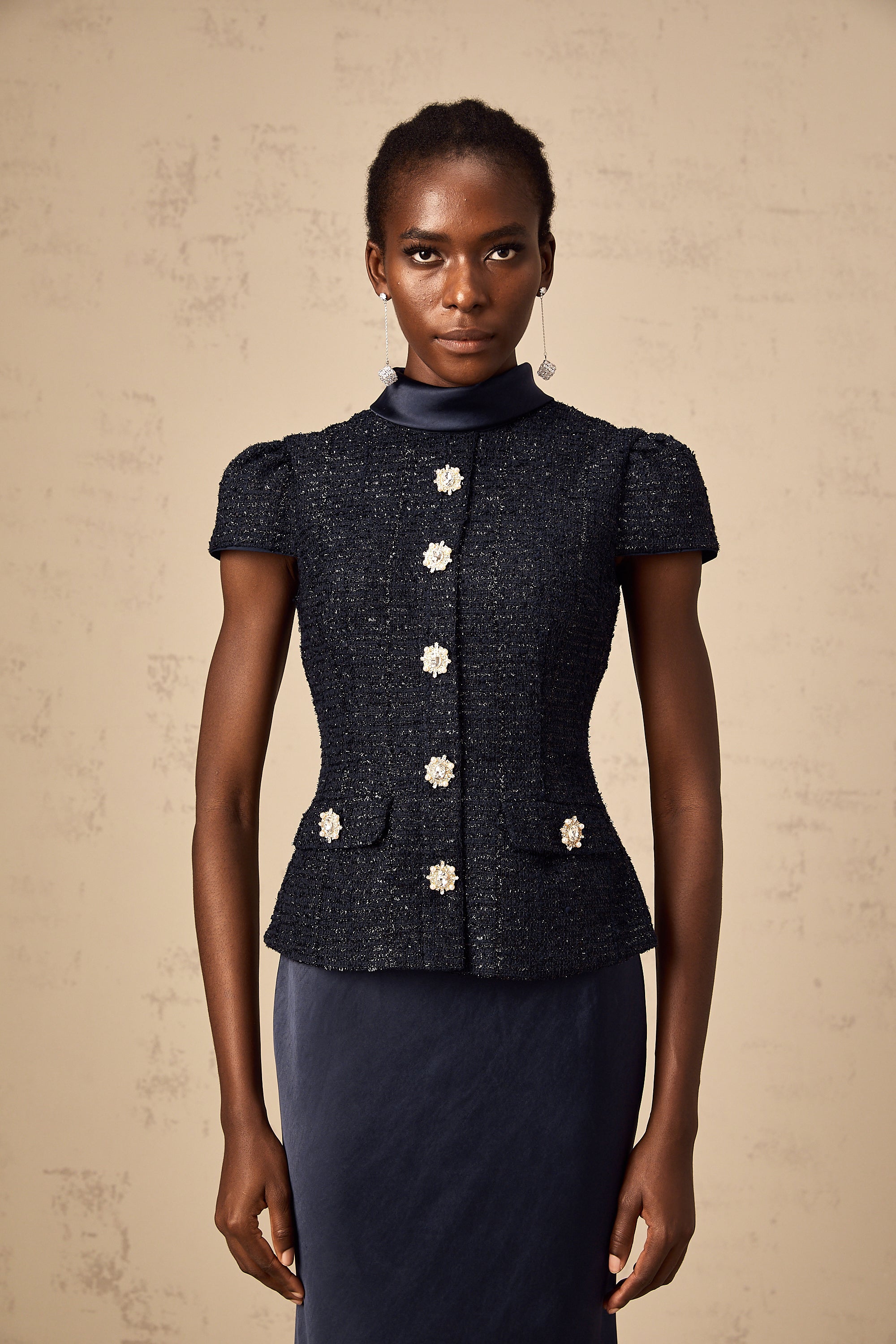 فستان ماكسي أزرق من جوزيت بخصر ببلوم