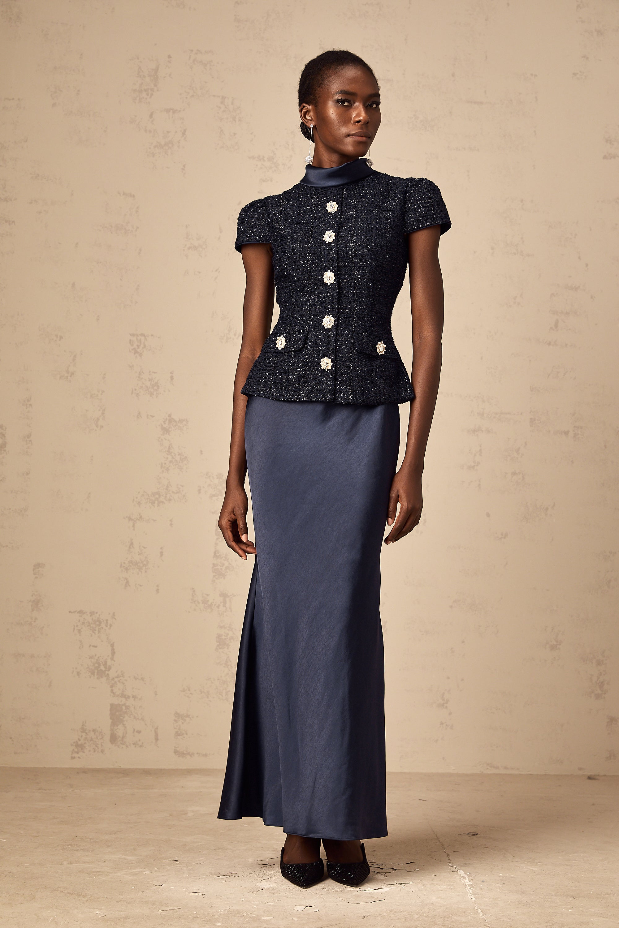 فستان ماكسي أزرق من جوزيت بخصر ببلوم