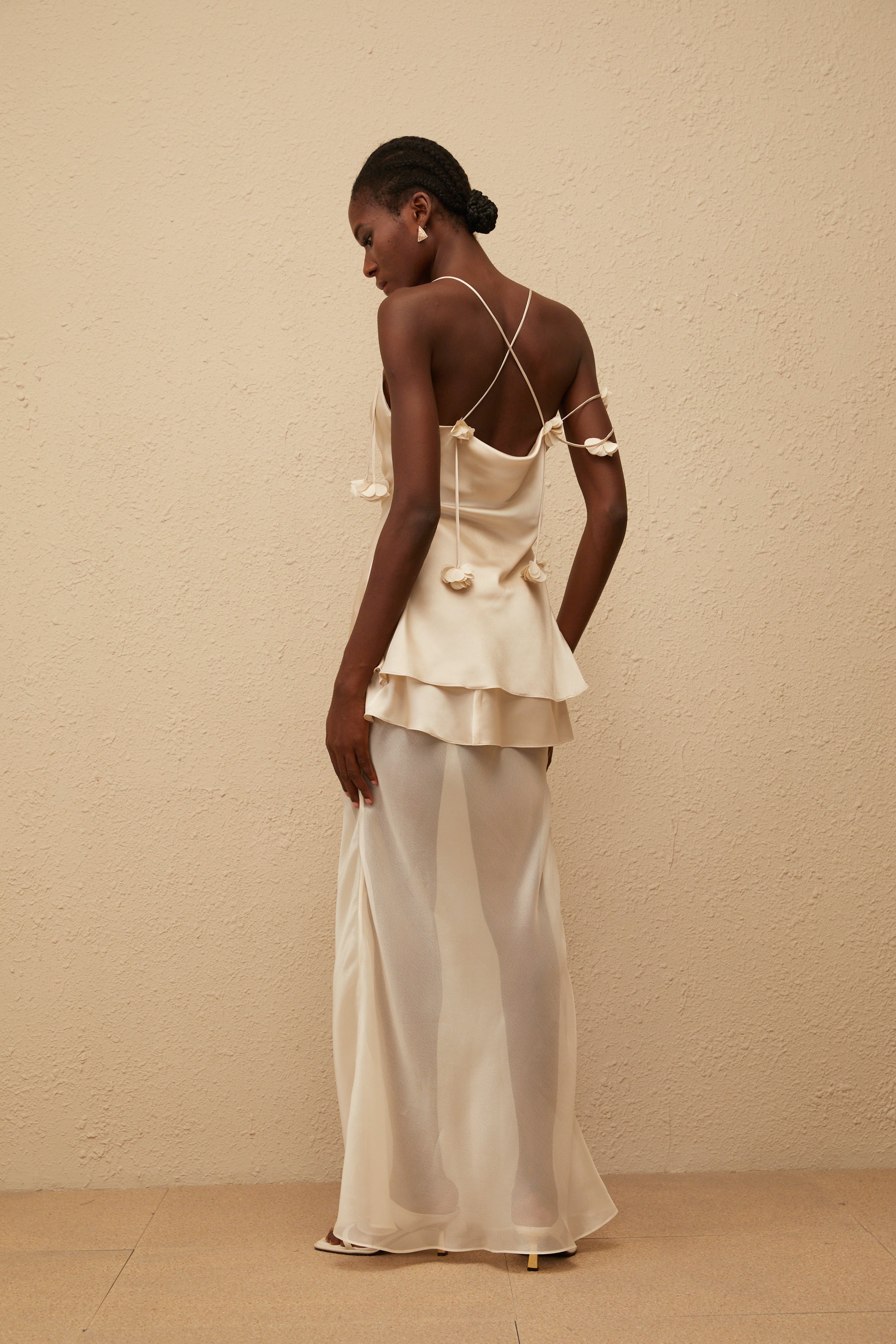 Aikaterini Neutrales 3D-Blütenblatt-Satin-Set