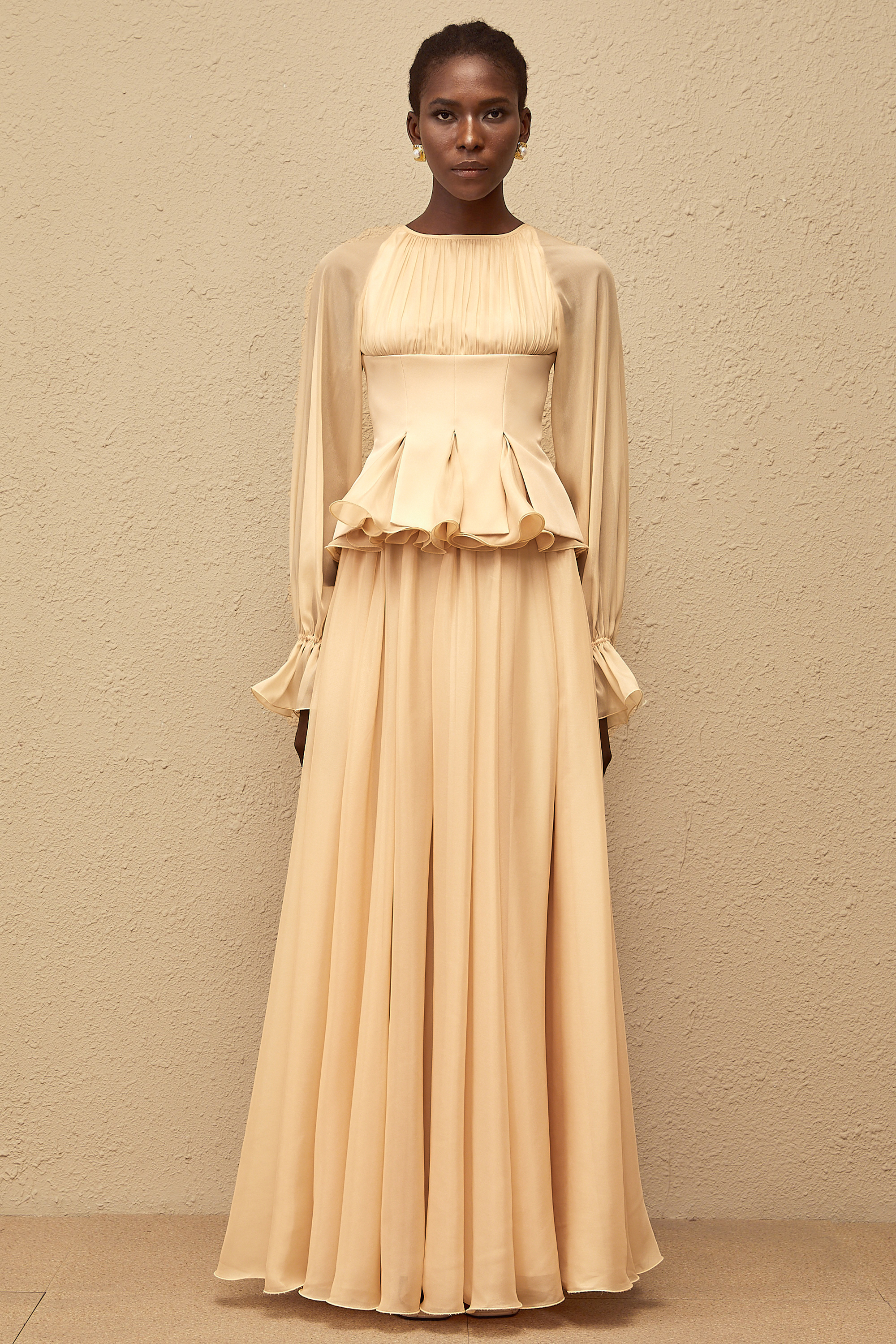 طقم بلوزة وتنورة شيفون محايدة مكشكشة من زيفيرين