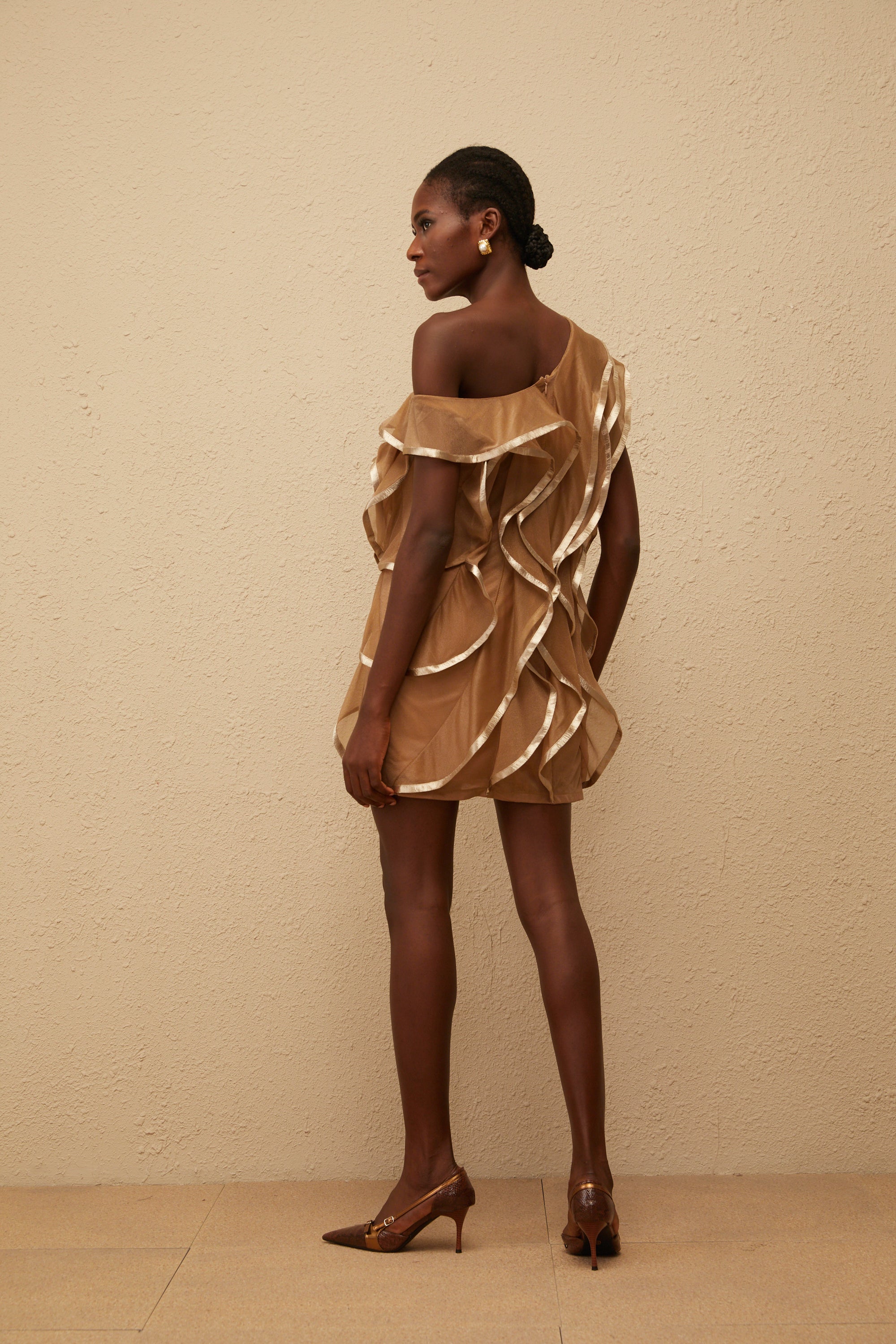 Alchimie Braunes, gerüschtes Tüll-Minikleid