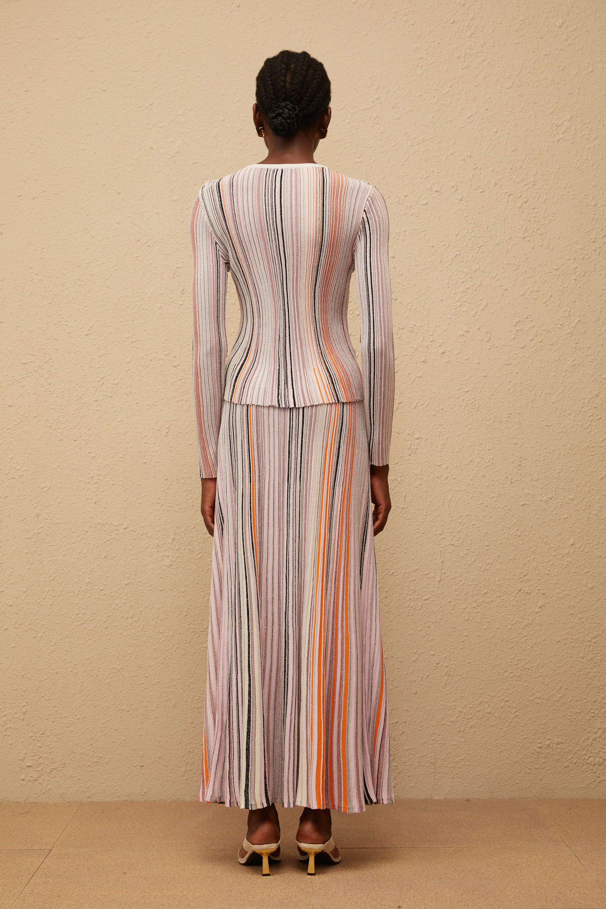 طقم أفروديت المحايد اللامع المطوي المحبوك المطابق