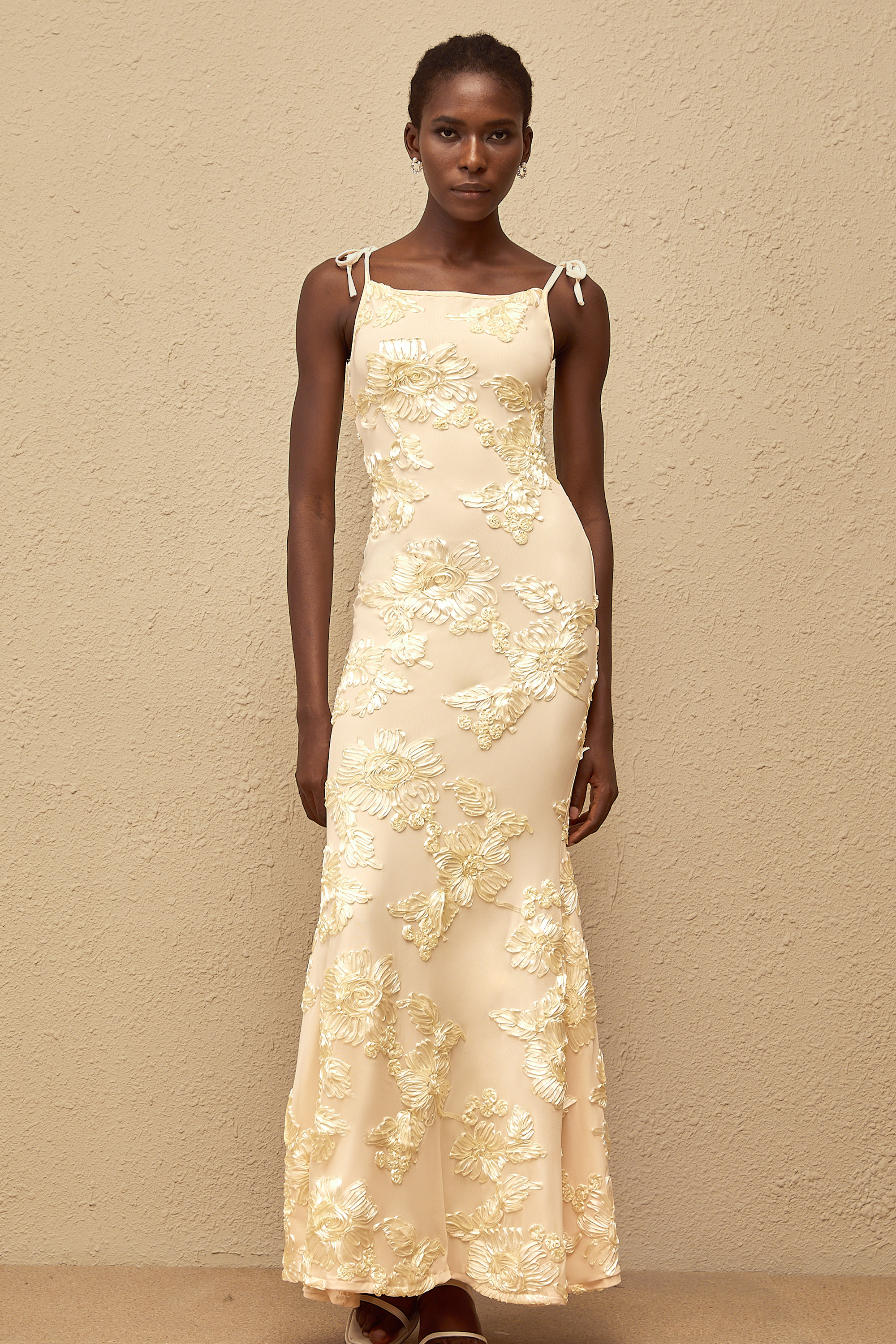 Énigme Neutral Jacquard Floral Maxi Dress (Final Sale-US Only)