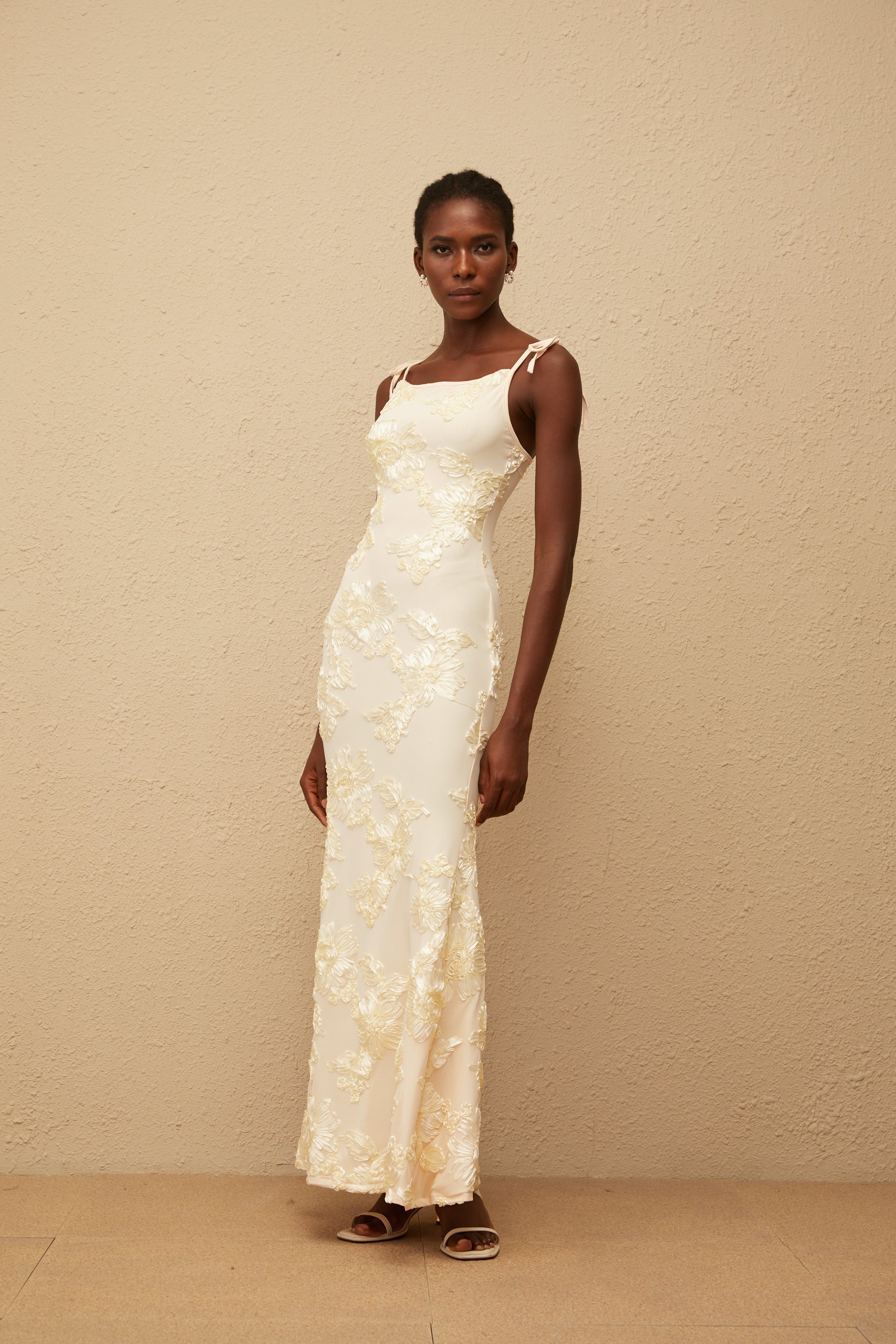 Énigme Neutral Jacquard Floral Maxi Dress (Final Sale-US Only)