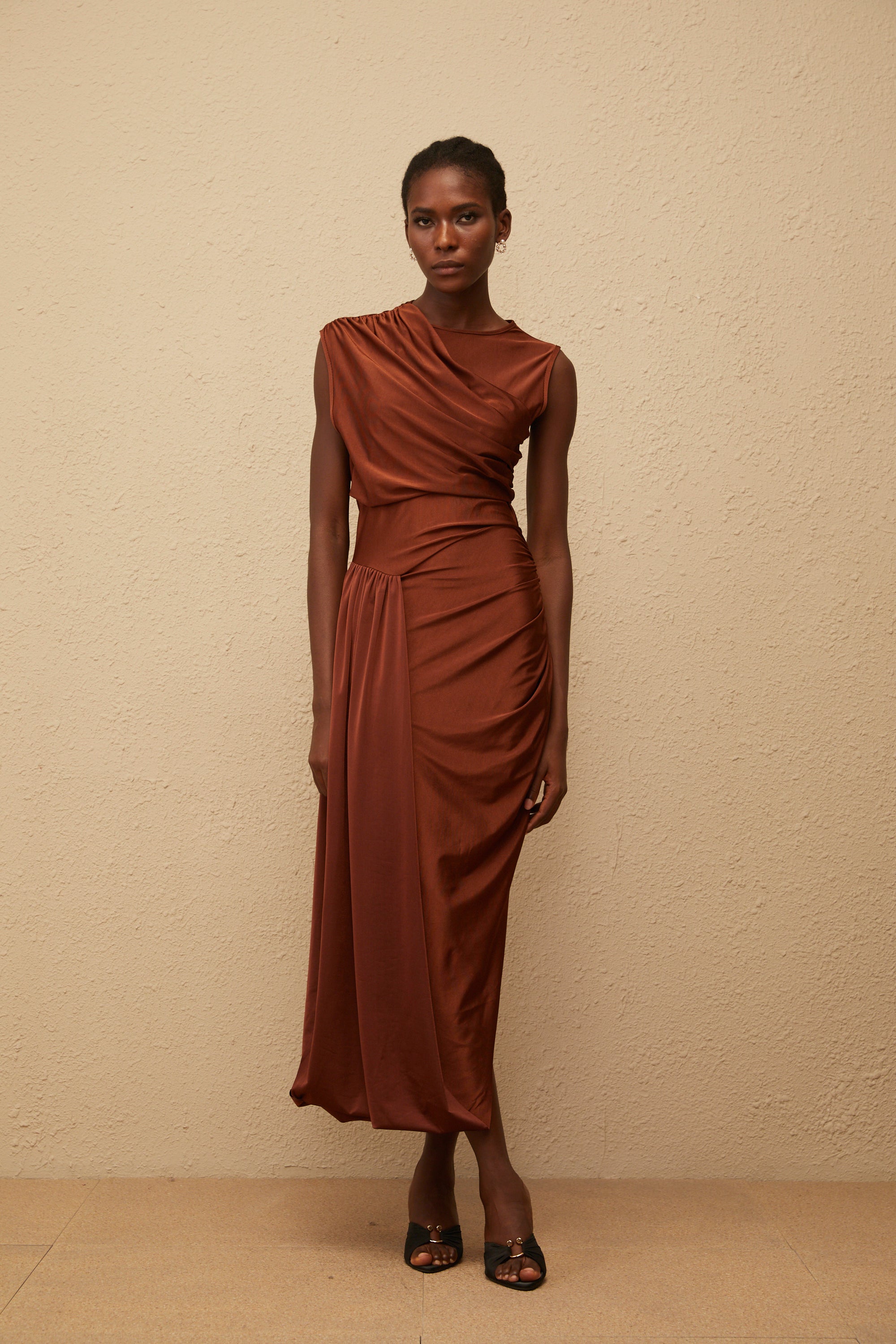 فستان ماكسي غير متماثل من رين براون