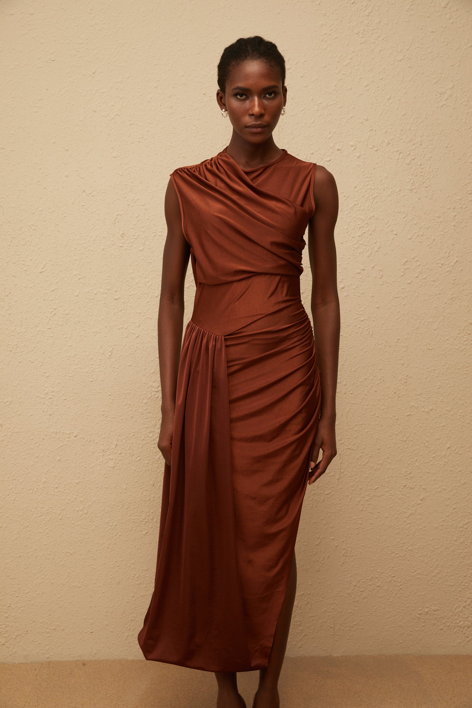 فستان ماكسي غير متماثل من رين براون