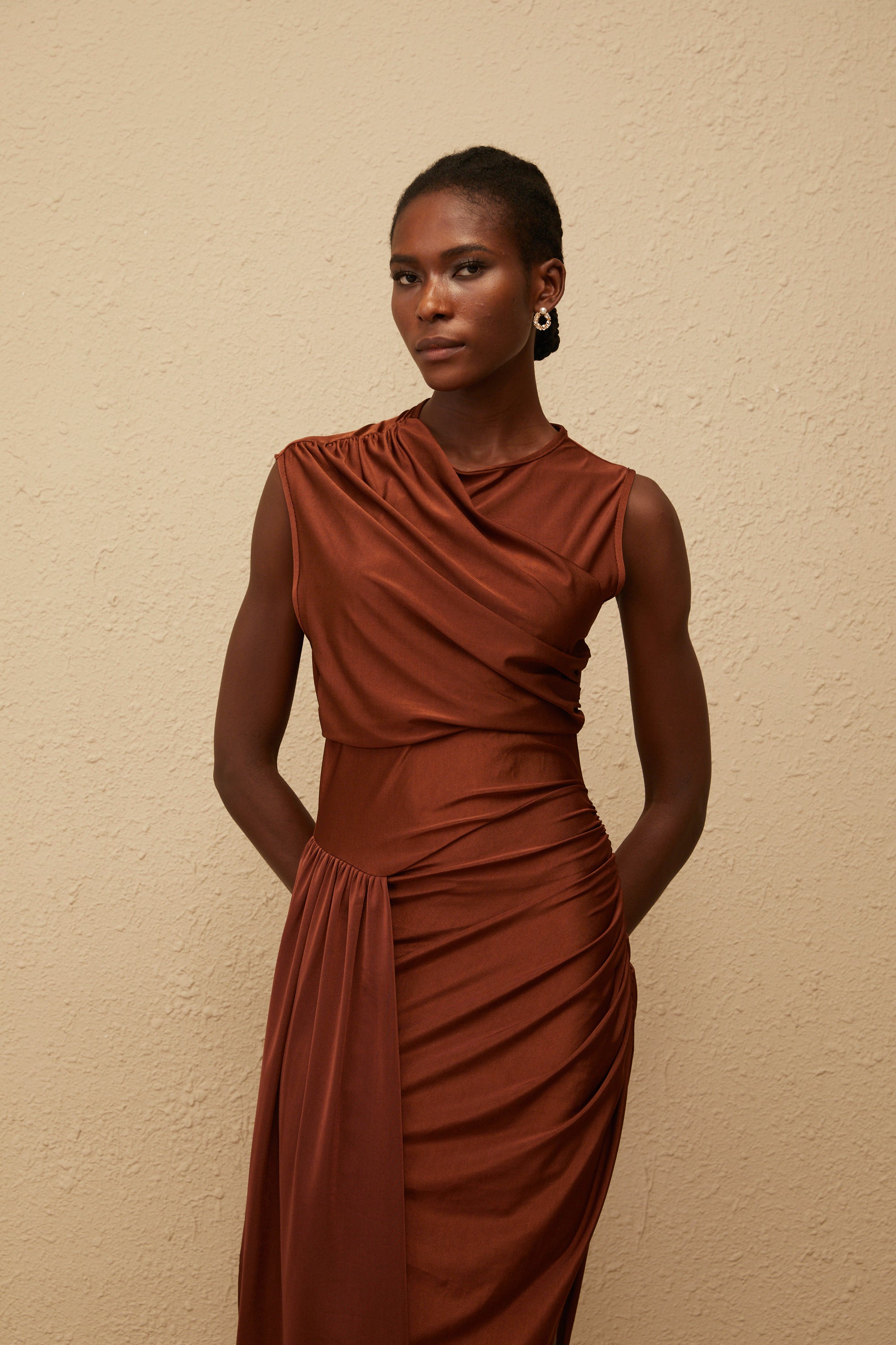 فستان ماكسي غير متماثل من رين براون