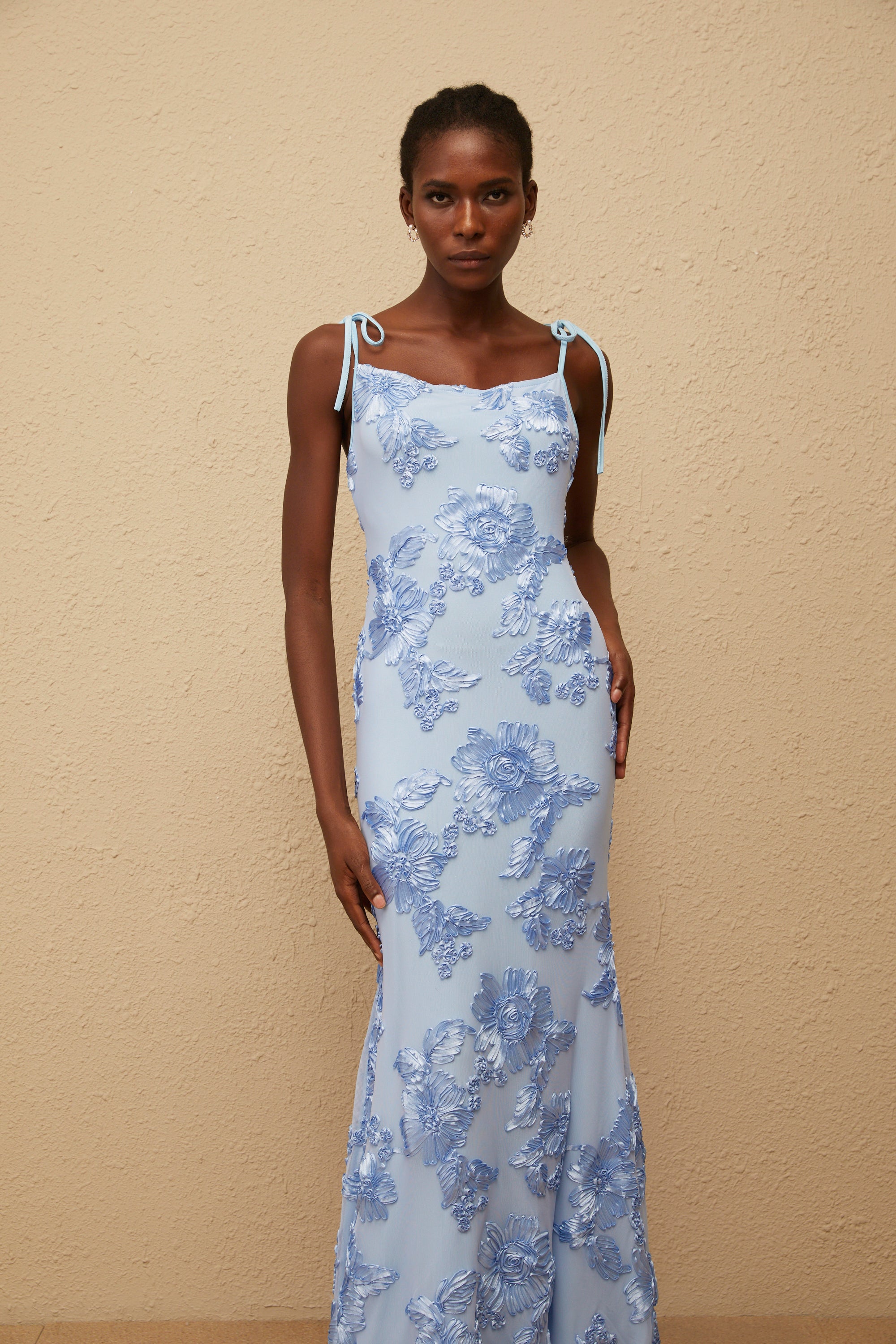 فستان ماكسي أزرق من الجاكار مزهر