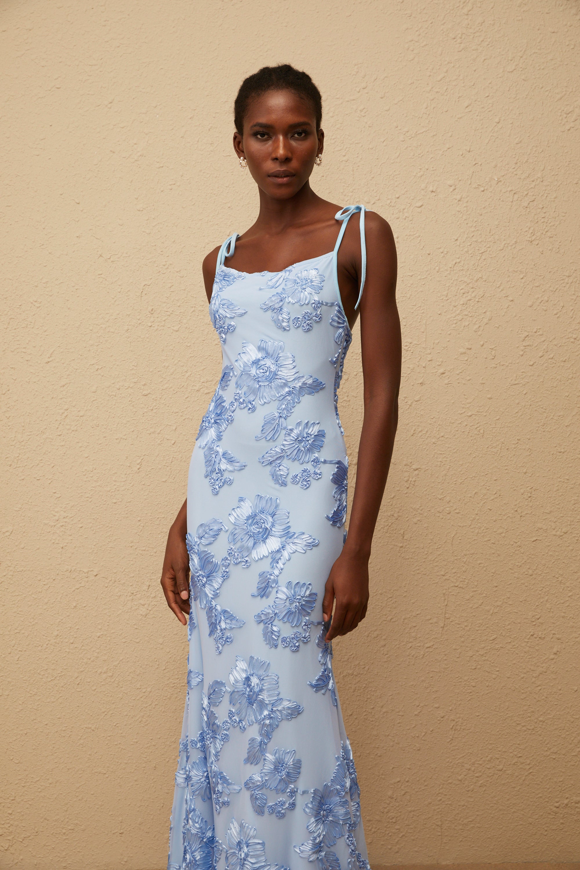 فستان ماكسي أزرق من الجاكار مزهر