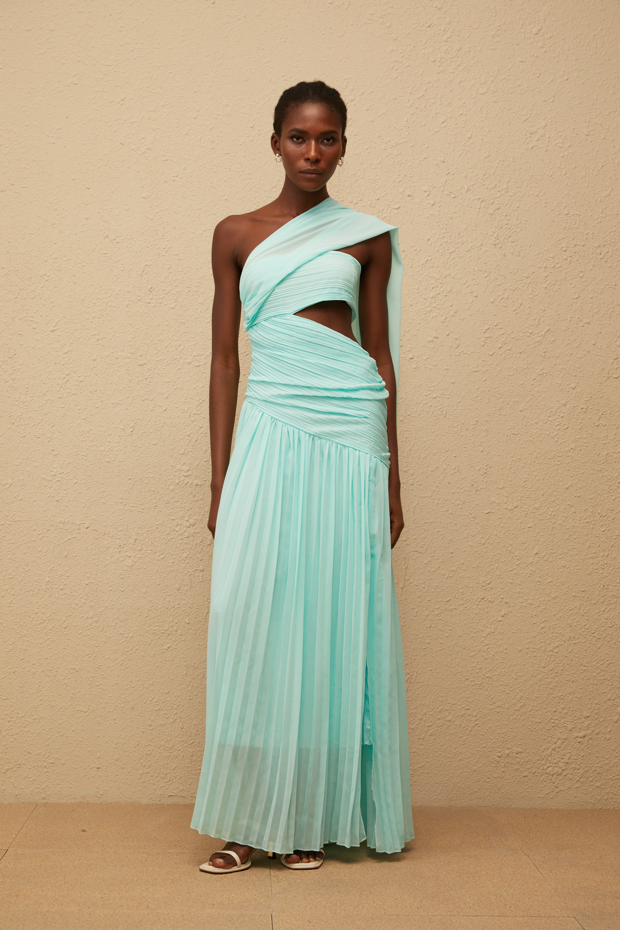 فستان كاترينا ماكسي مطوي غير متماثل باللون الأخضر النعناعي