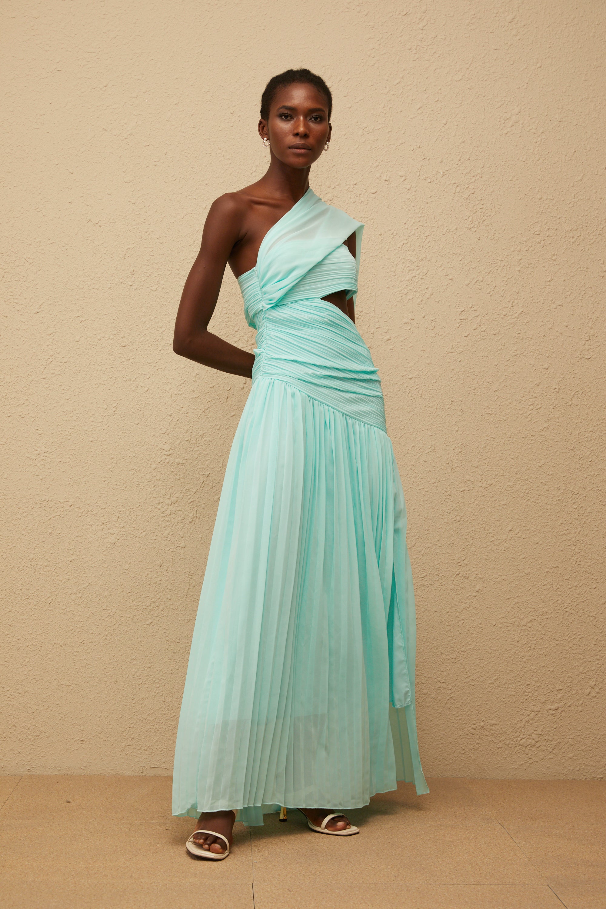 فستان كاترينا ماكسي مطوي غير متماثل باللون الأخضر النعناعي