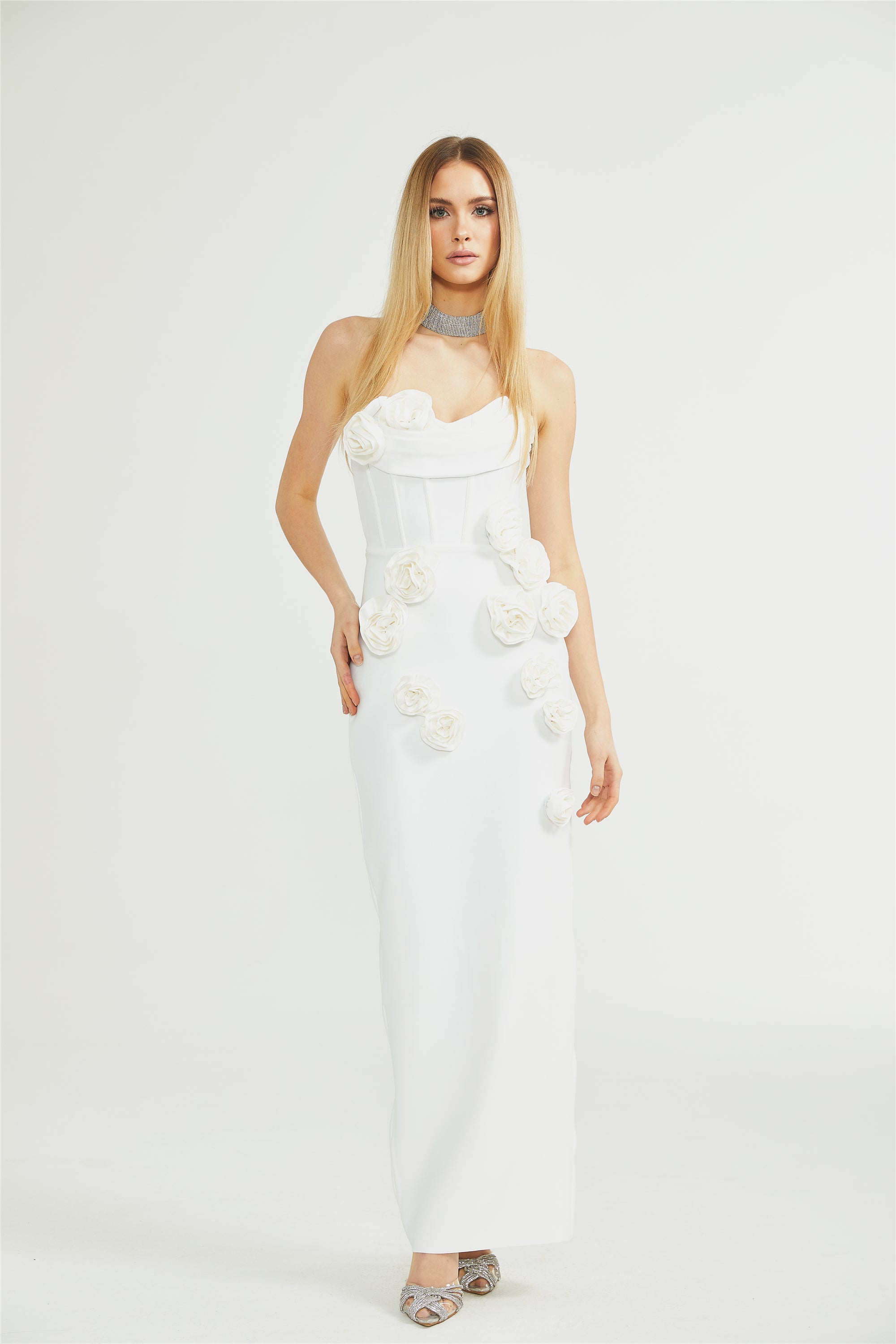 فستان جينيفيف المزهر بدون أكتاف