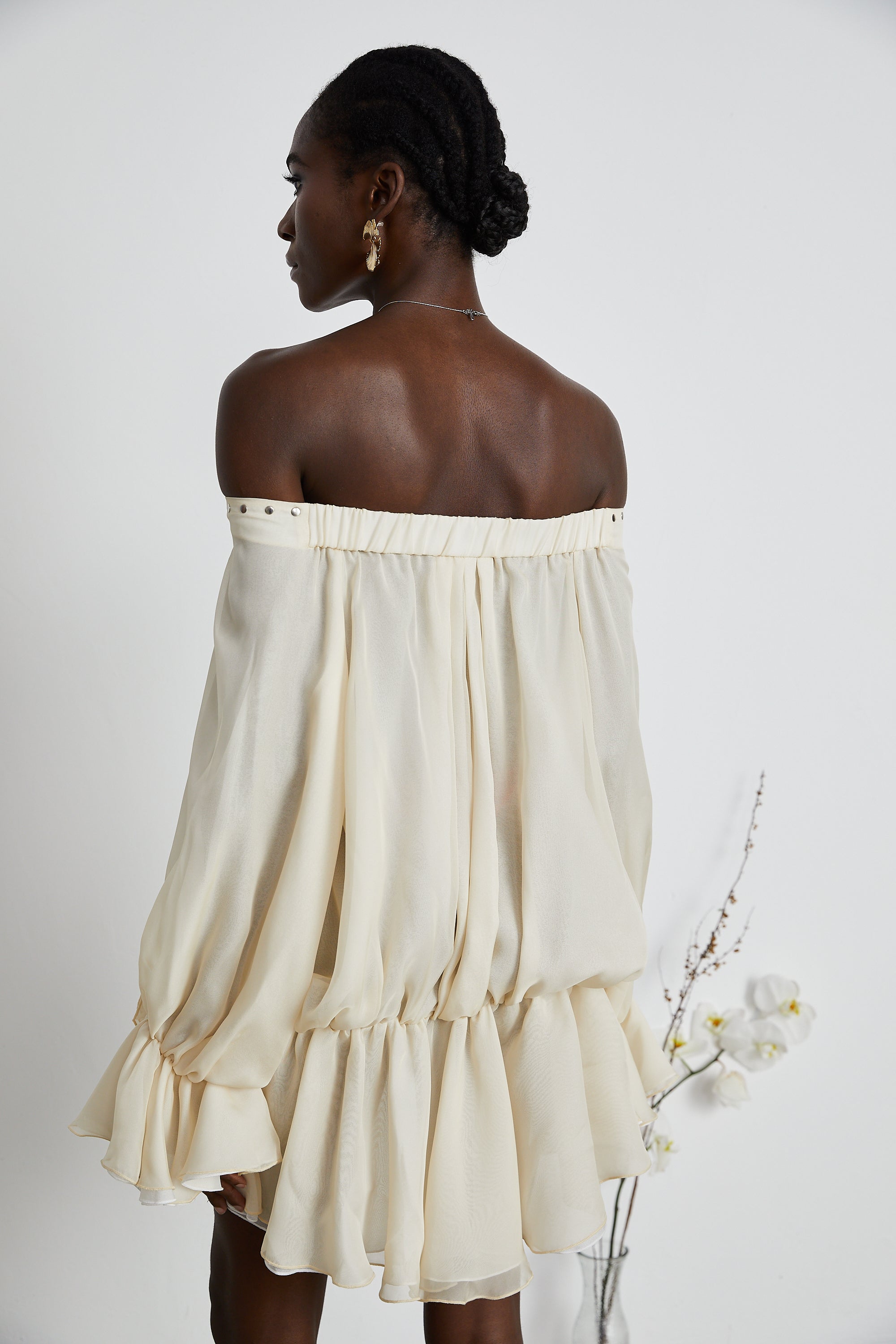 فستان ليزيت شيفون قصير بدون أكتاف