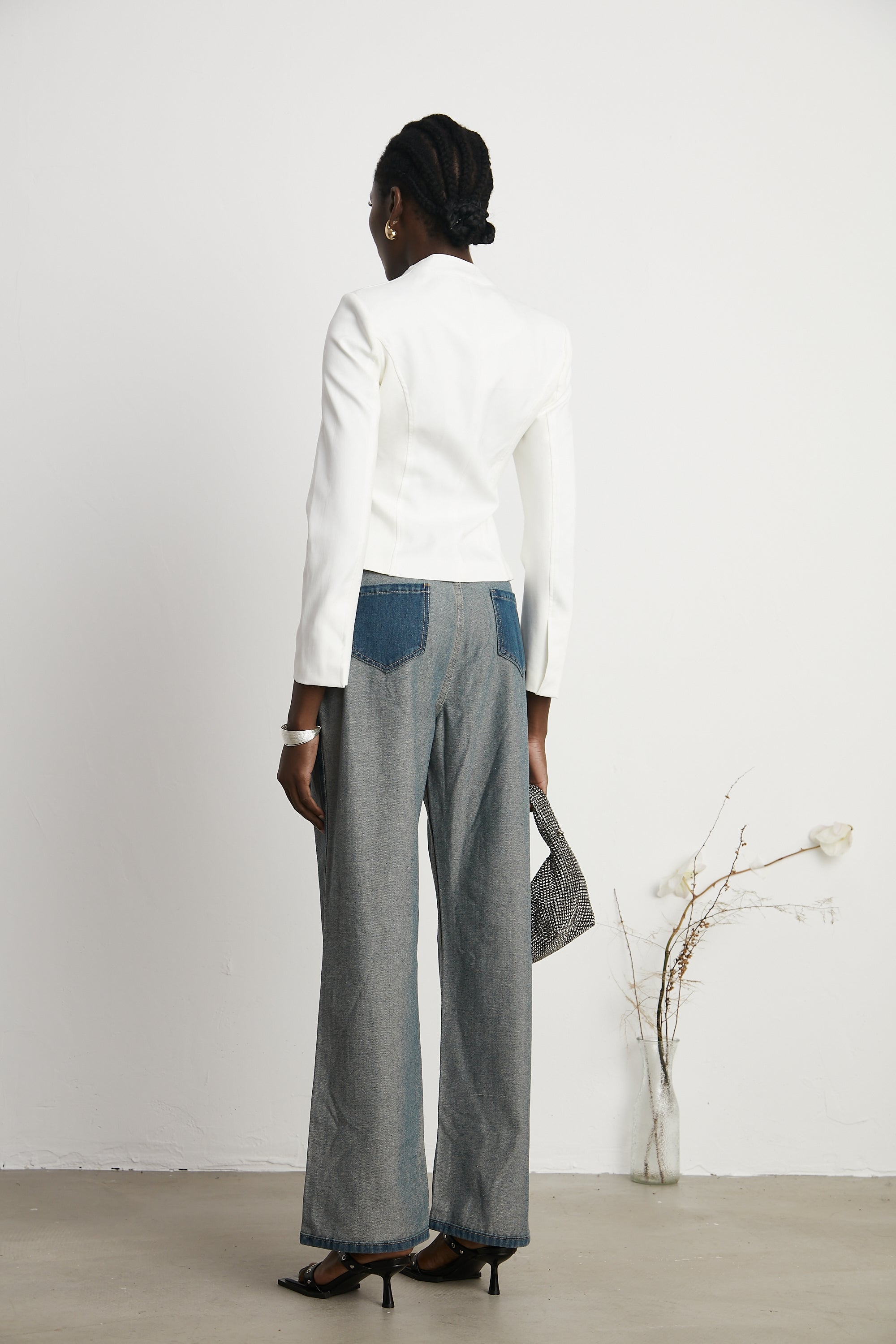 بلوزة كورسيه بأكمام طويلة باللون الأبيض من إيفيت