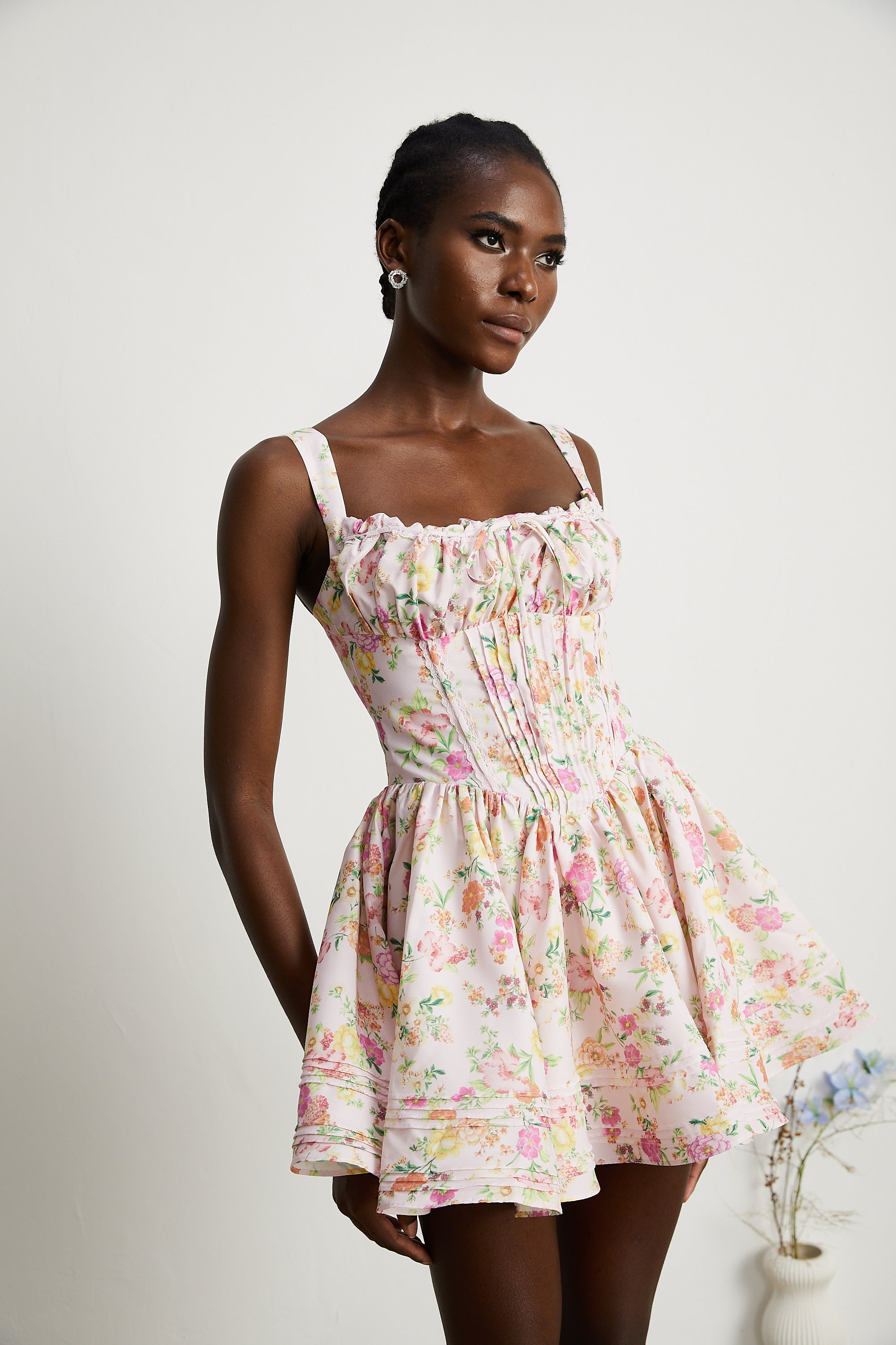 فستان كارا ميني من القطن بطبعة زهور