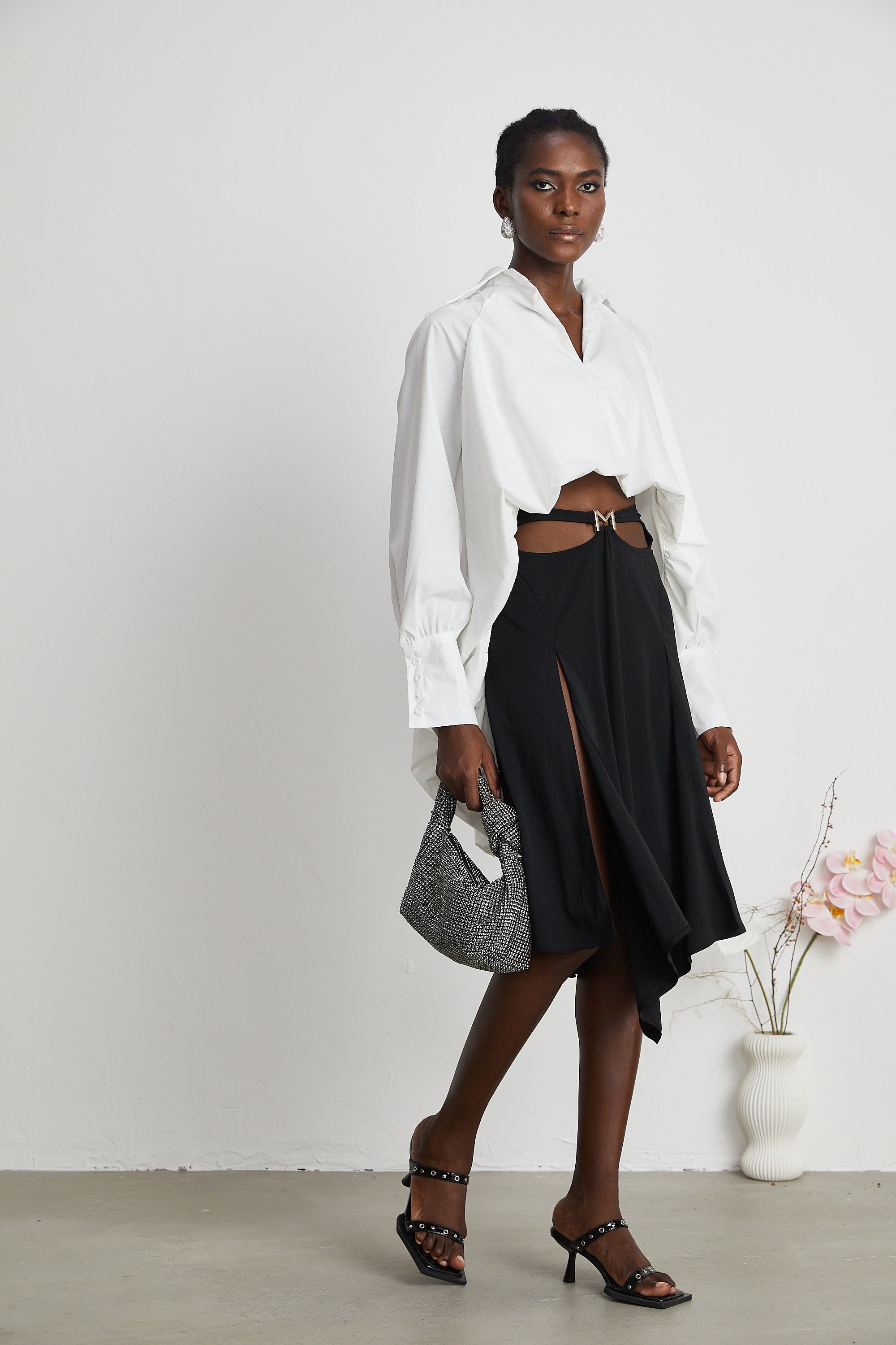 قميص ماريون منفوخ من الأسفل إلى الأعلى