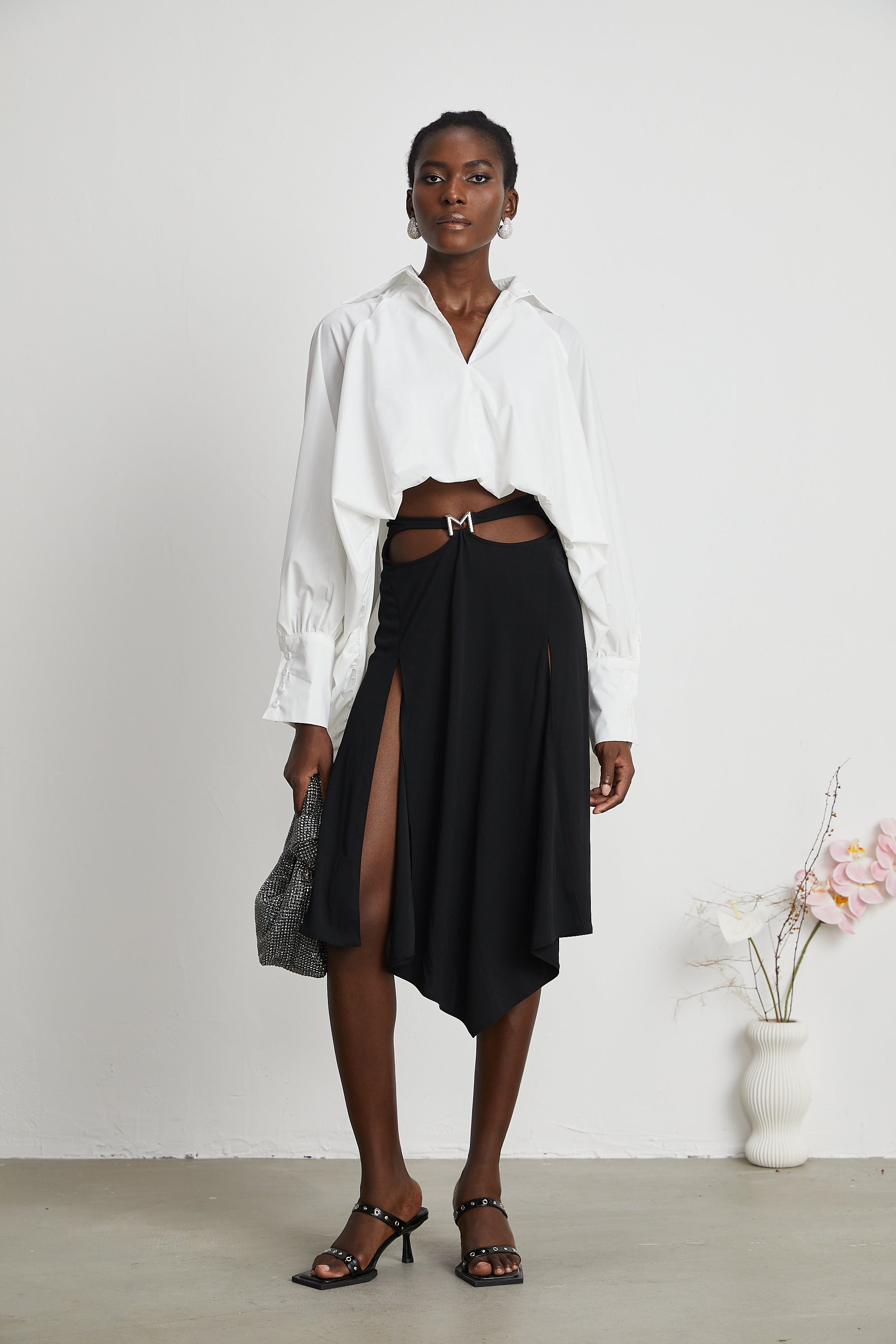 قميص ماريون منفوخ من الأسفل إلى الأعلى