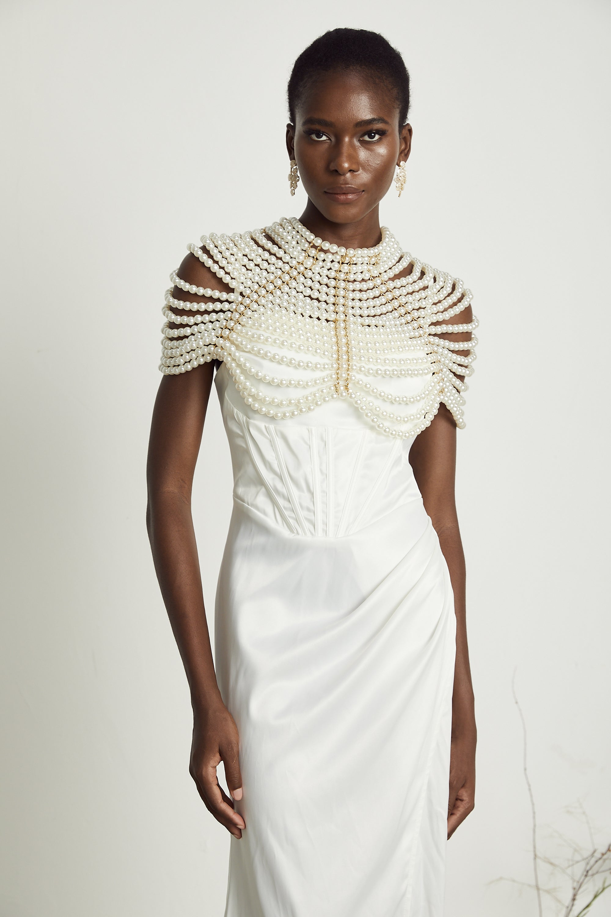 شال بولين من اللؤلؤ الصناعي