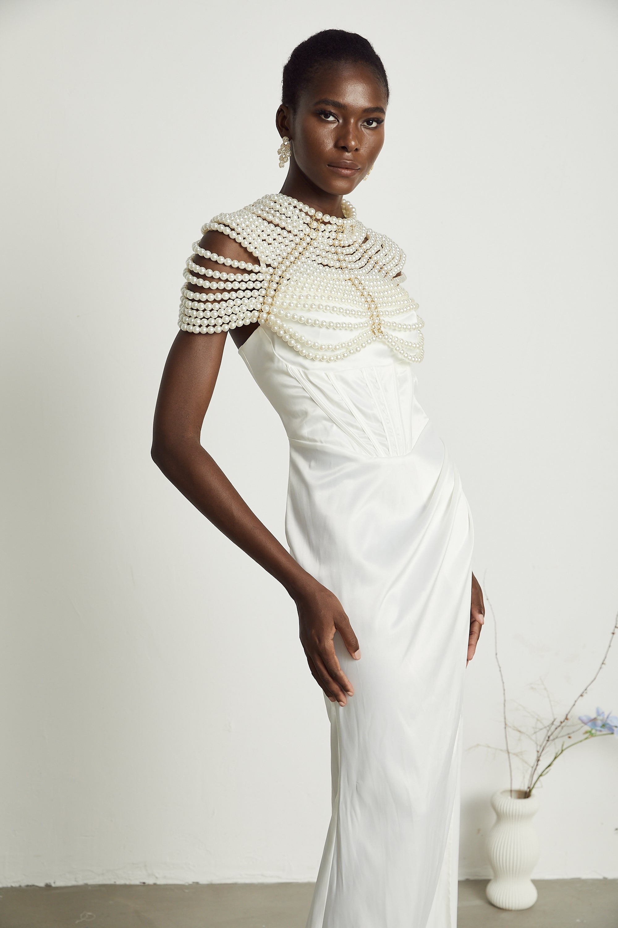 شال بولين من اللؤلؤ الصناعي