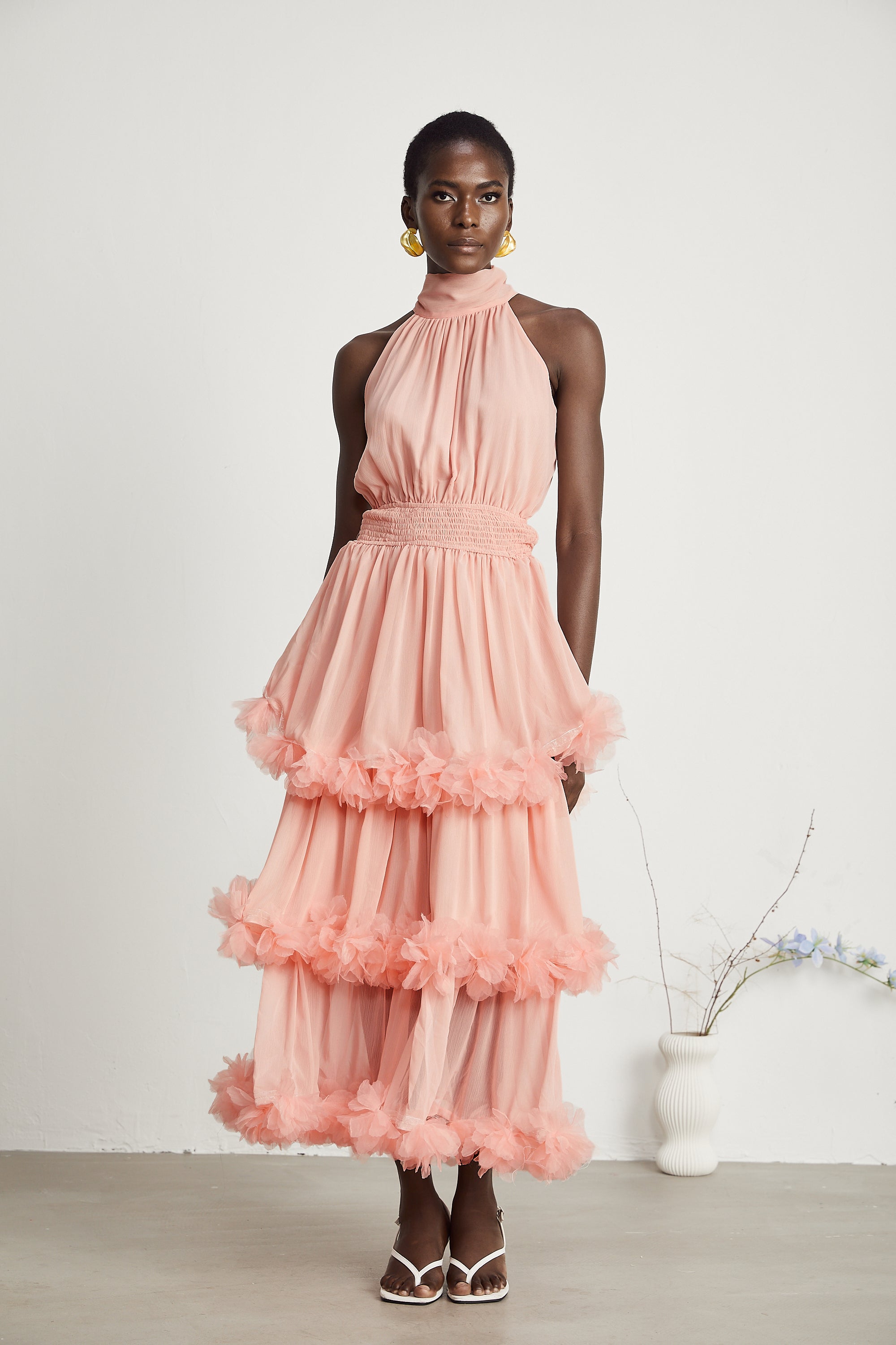 Micah rosa gestuftes Midikleid mit 3D-Blütenblättern