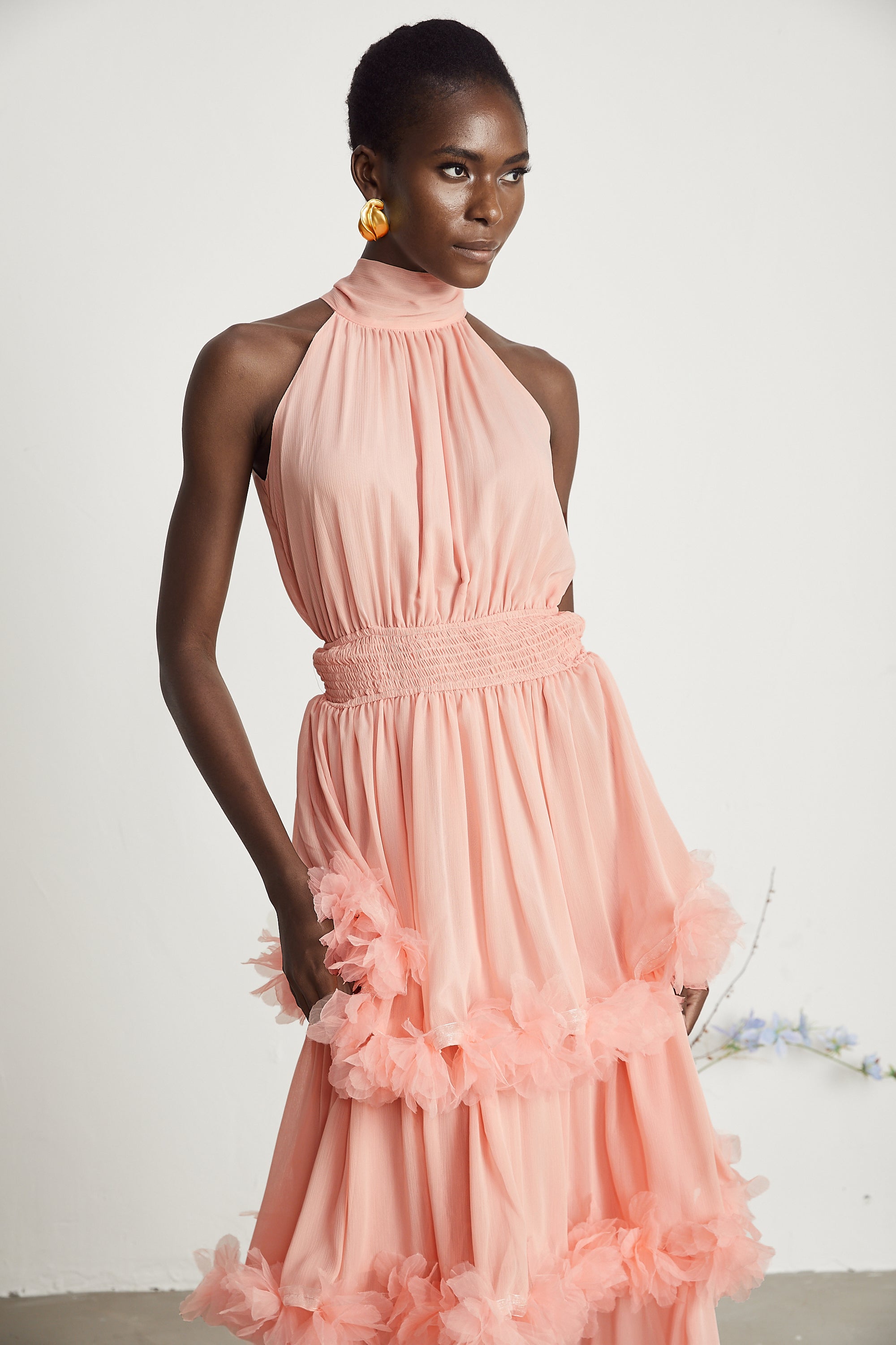 Micah rosa gestuftes Midikleid mit 3D-Blütenblättern