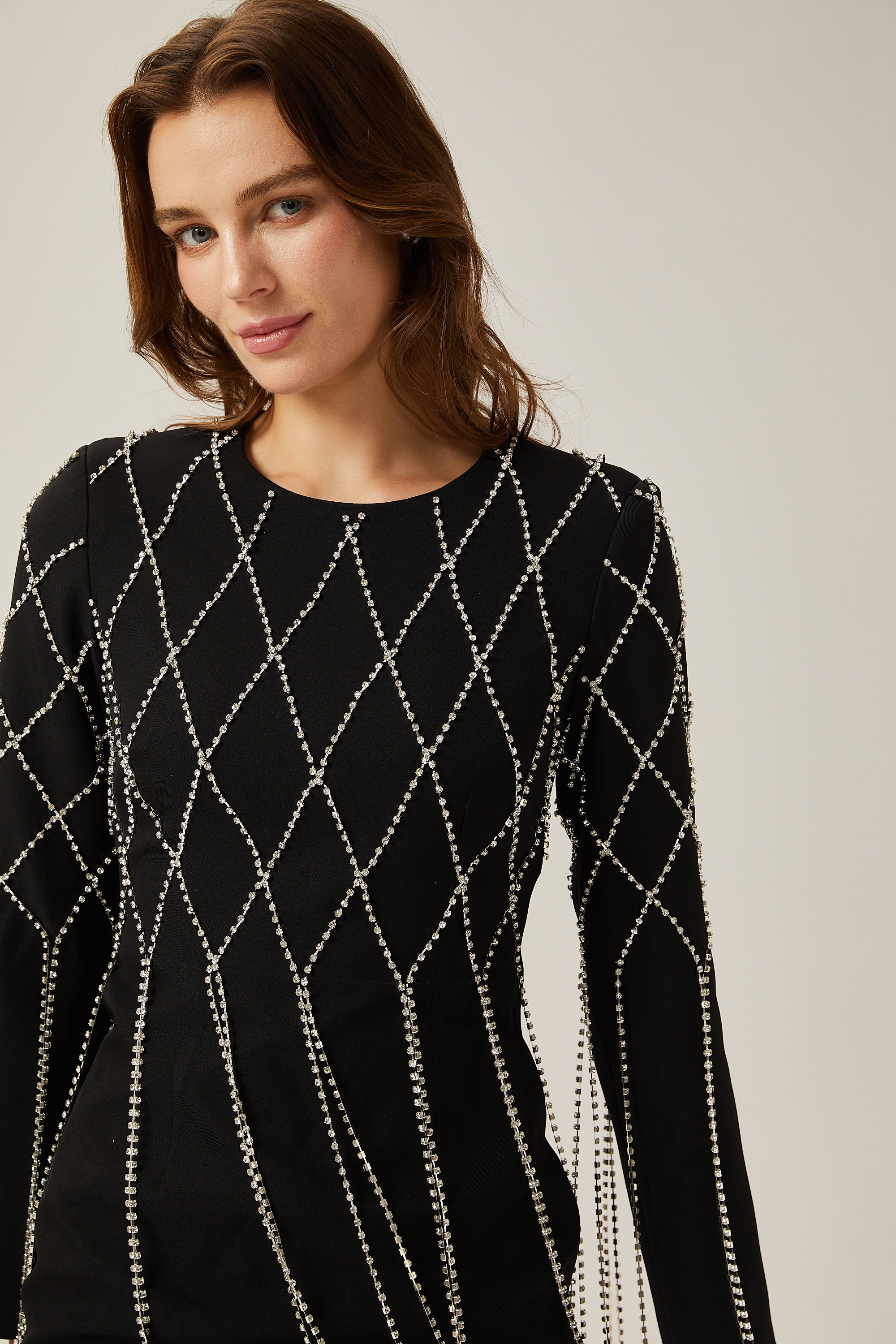 فستان ميرييل المصغر الأسود المرصع بالكريستال (بيع نهائي - الولايات المتحدة فقط)