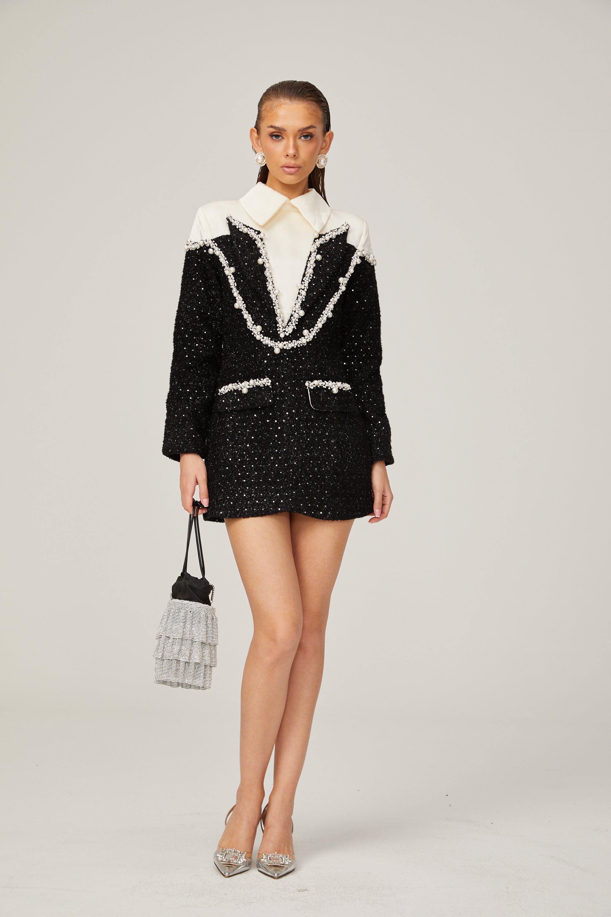 Éléonore فستان قصير من التويد مزين باللؤلؤ الصناعي